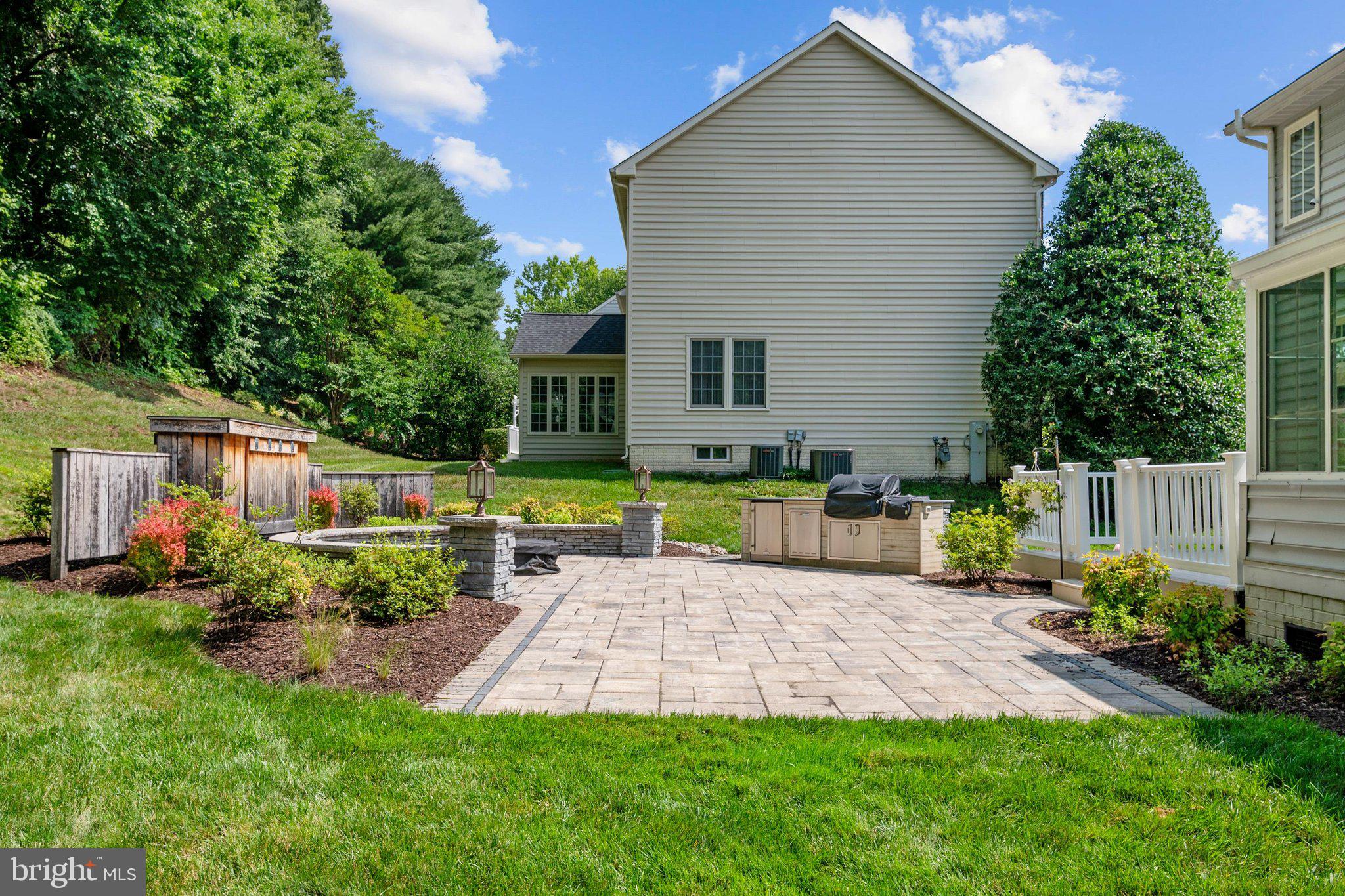 SOUTH RIVER COLONY - Residential