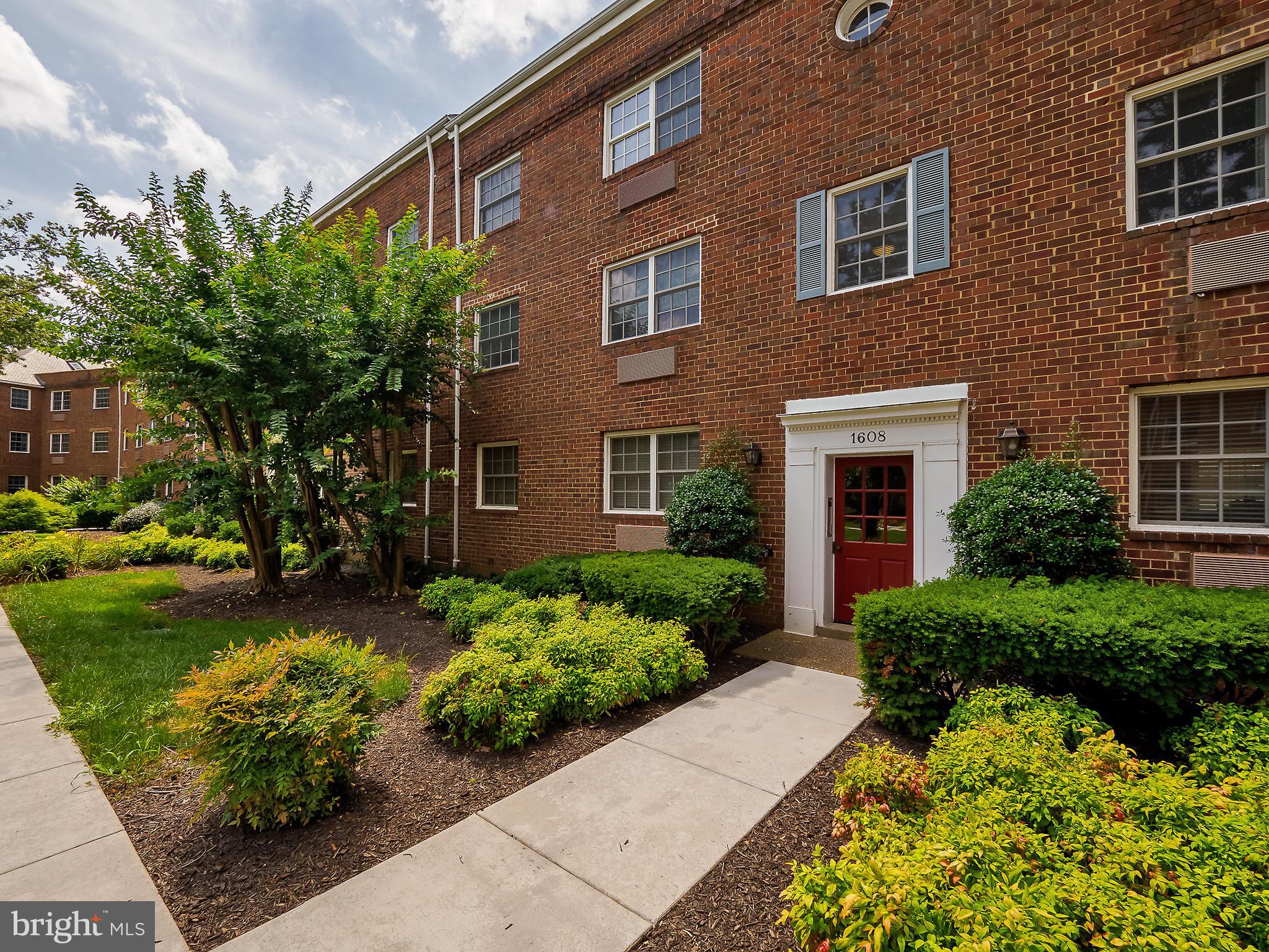 POTOWMACK CROSSING - Residential