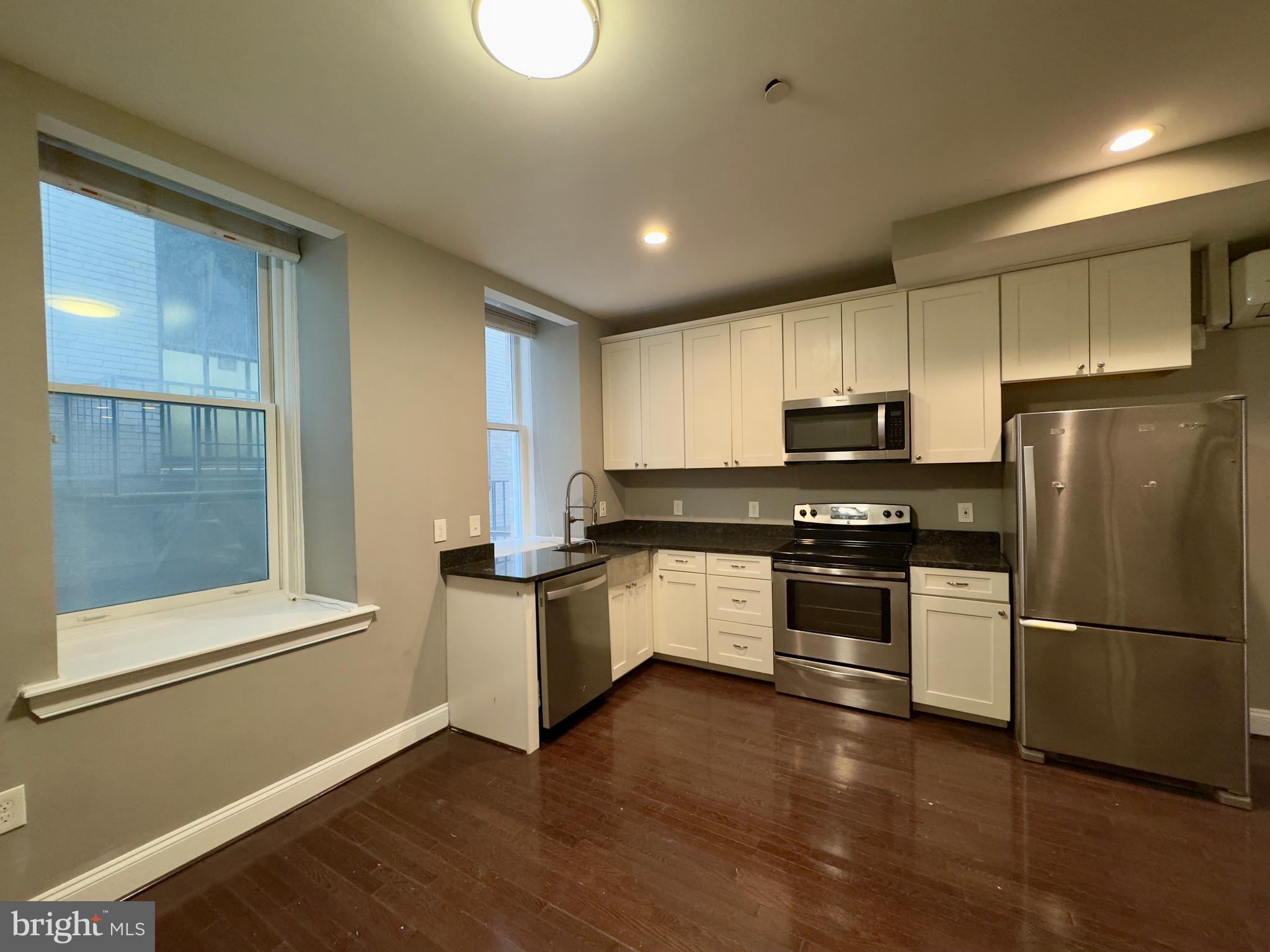 DOWNTOWN - Residential Lease