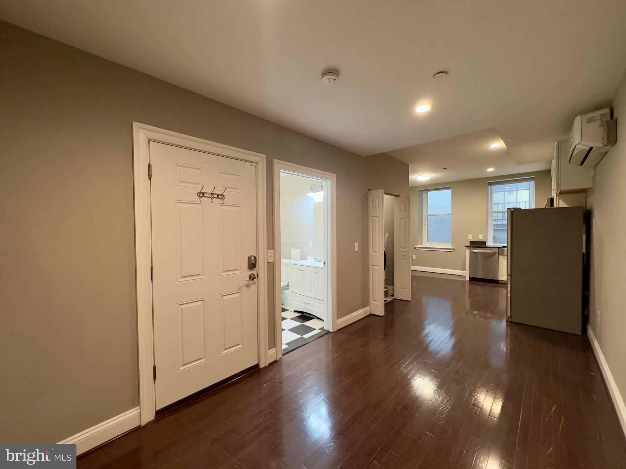DOWNTOWN - Residential Lease