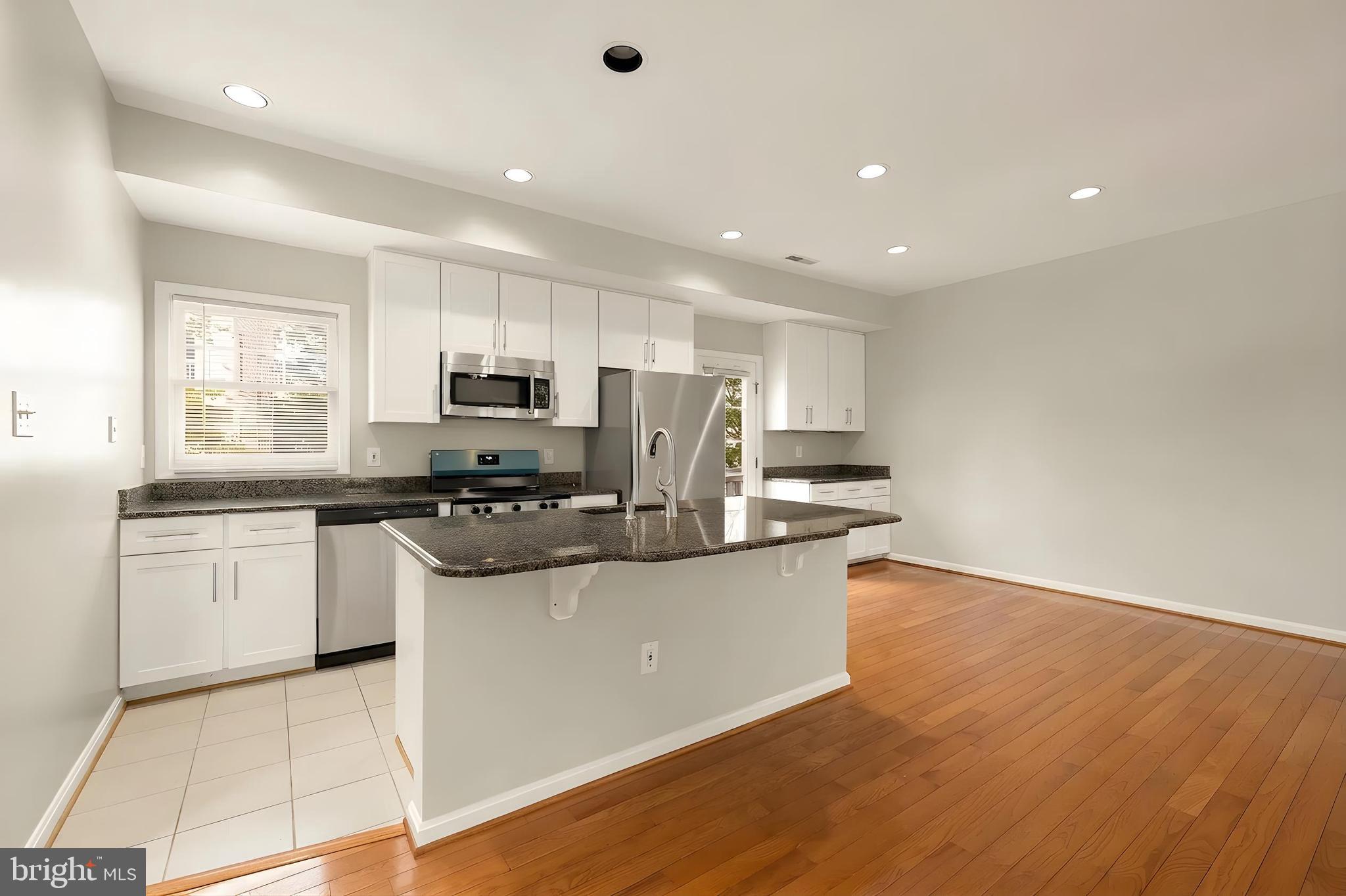 LAKELANDS - Residential