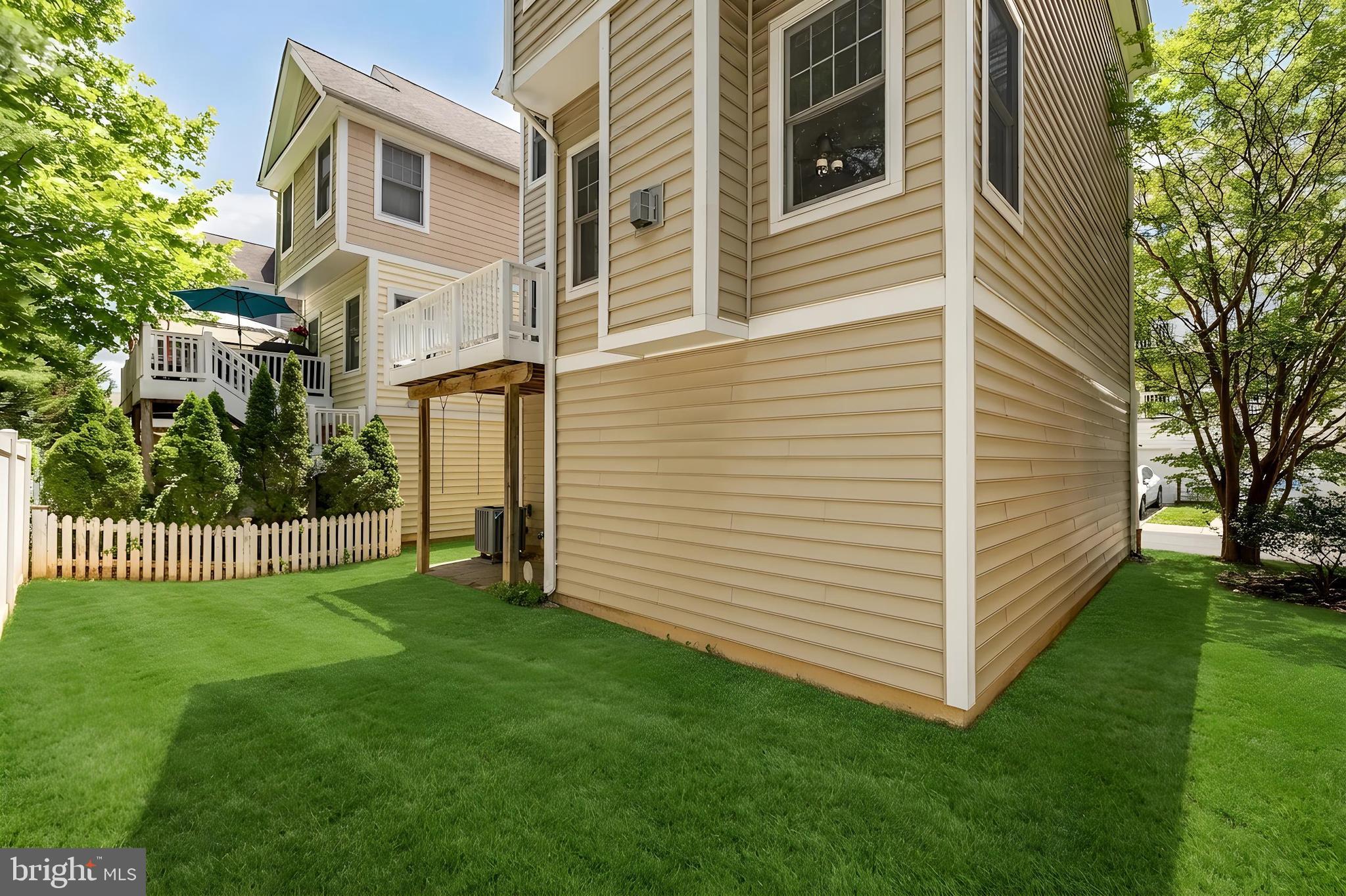LAKELANDS - Residential