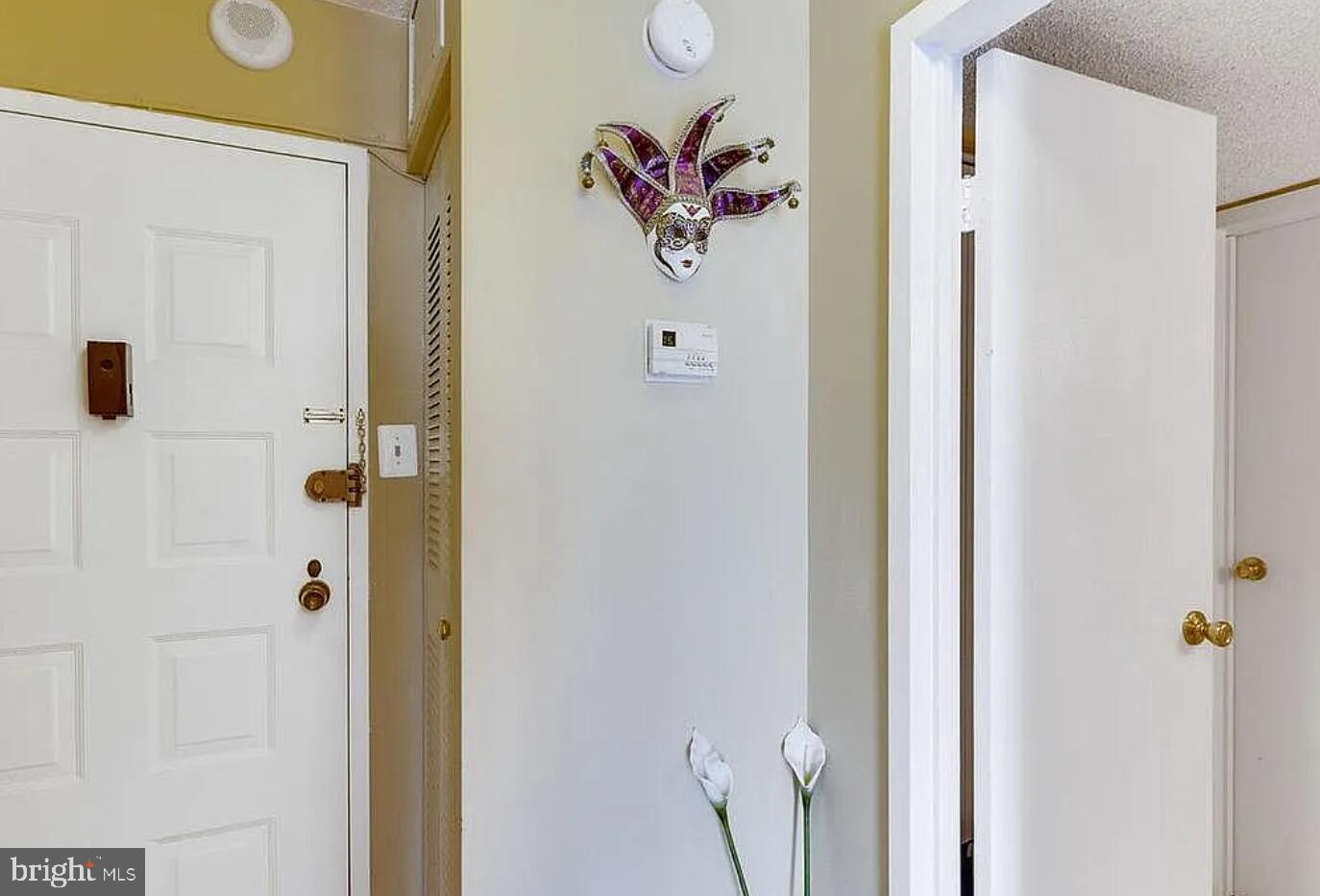 MCLEAN HOUSE - Residential