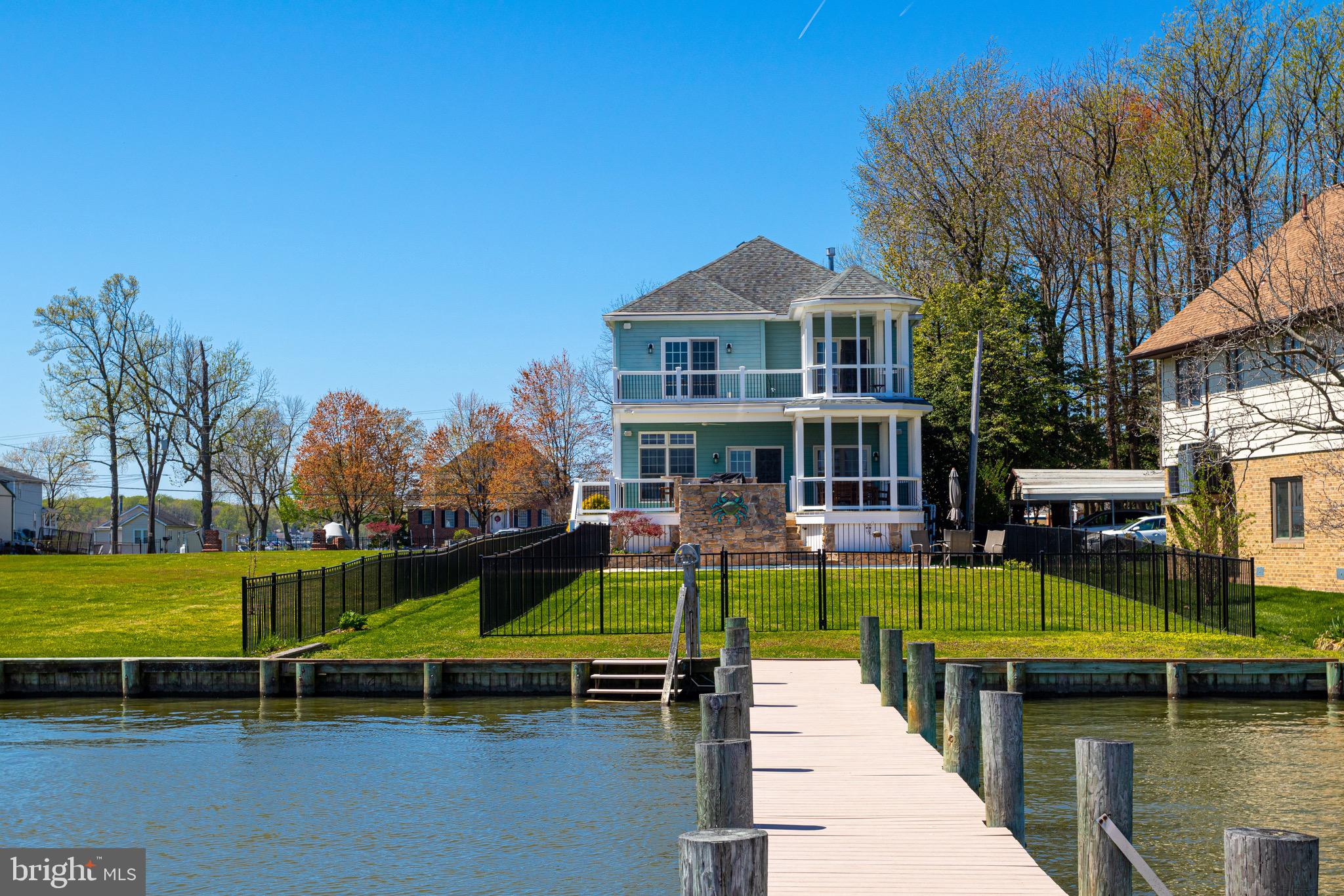 BOWLEYS QUARTERS - Residential