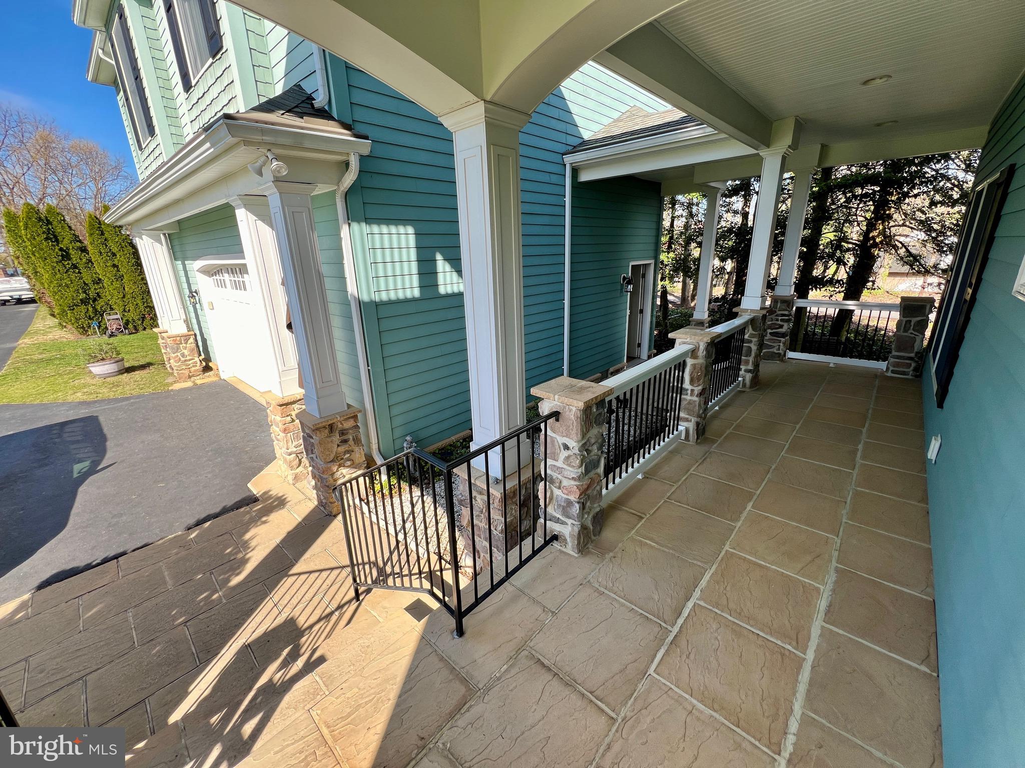 BOWLEYS QUARTERS - Residential