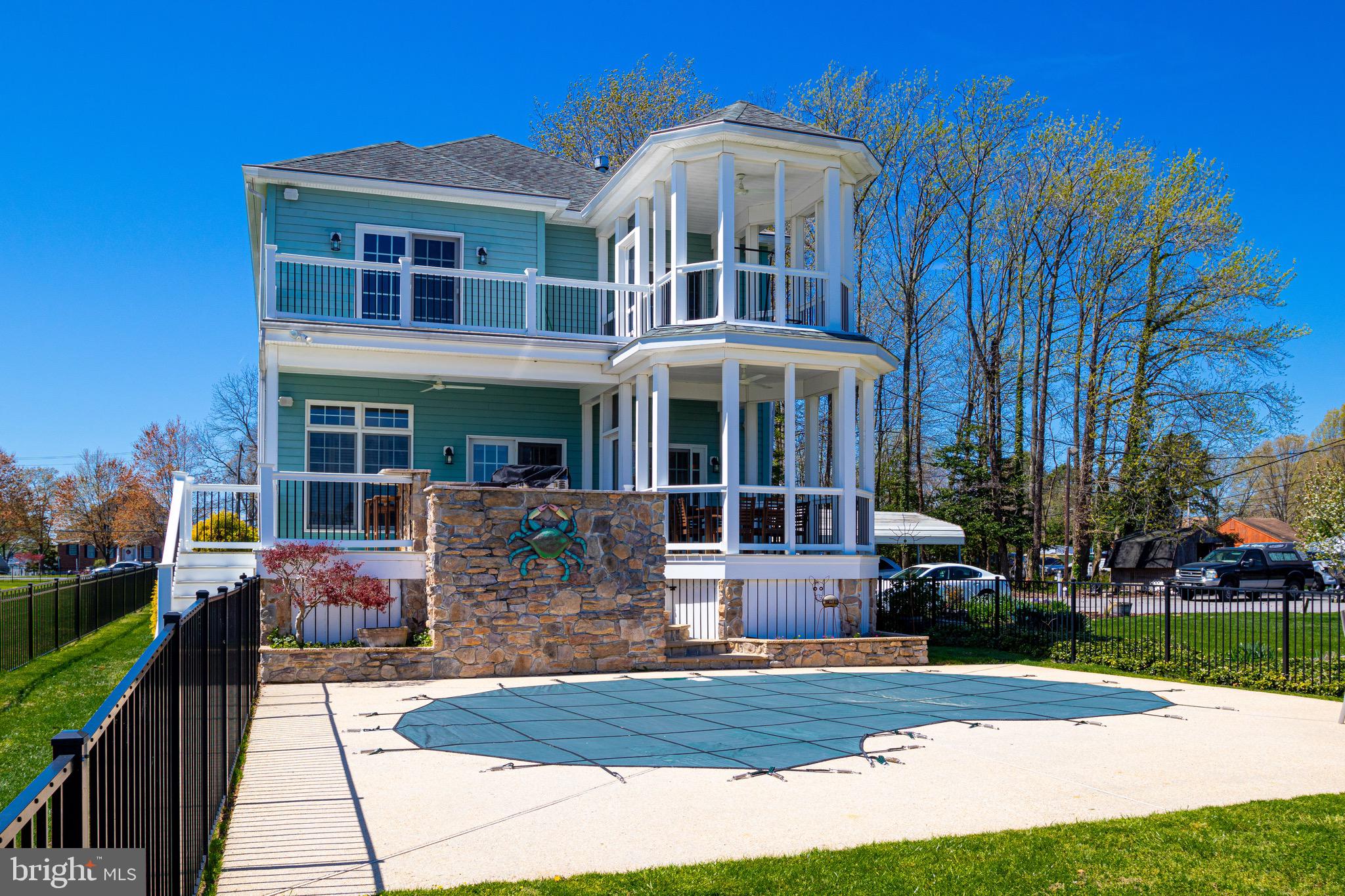 BOWLEYS QUARTERS - Residential