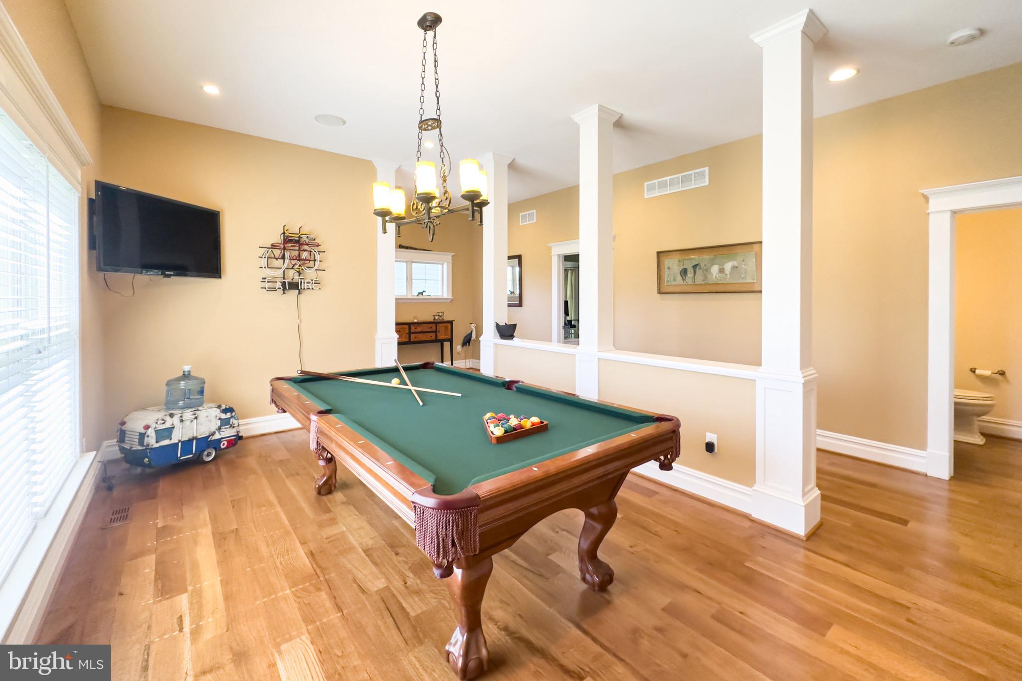 BOWLEYS QUARTERS - Residential