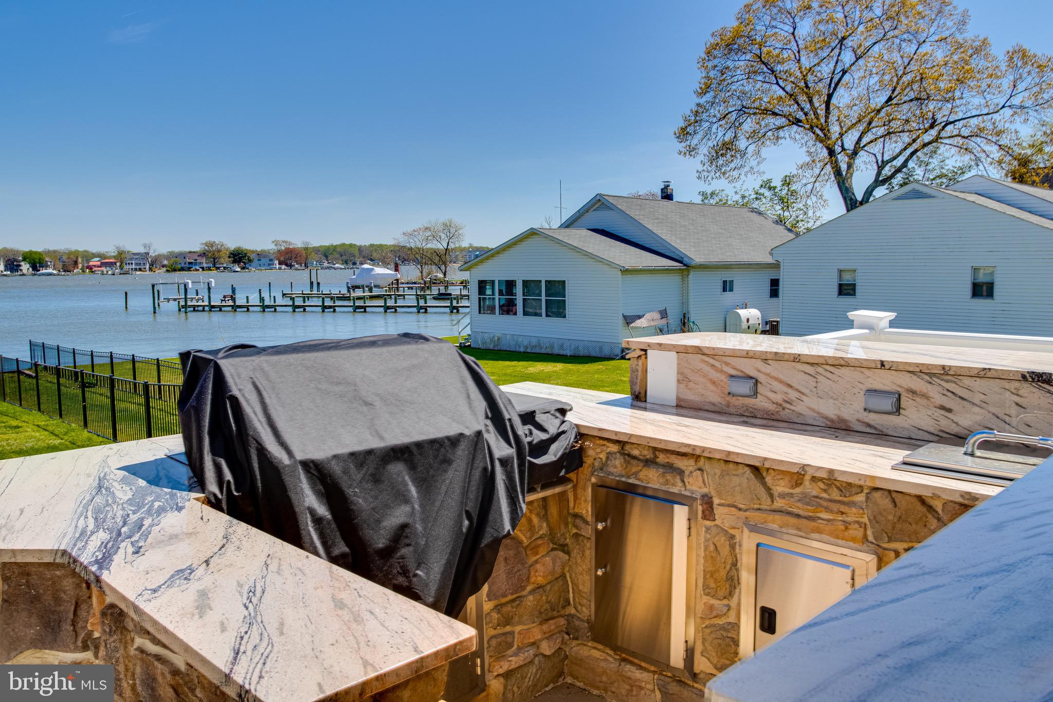 BOWLEYS QUARTERS - Residential