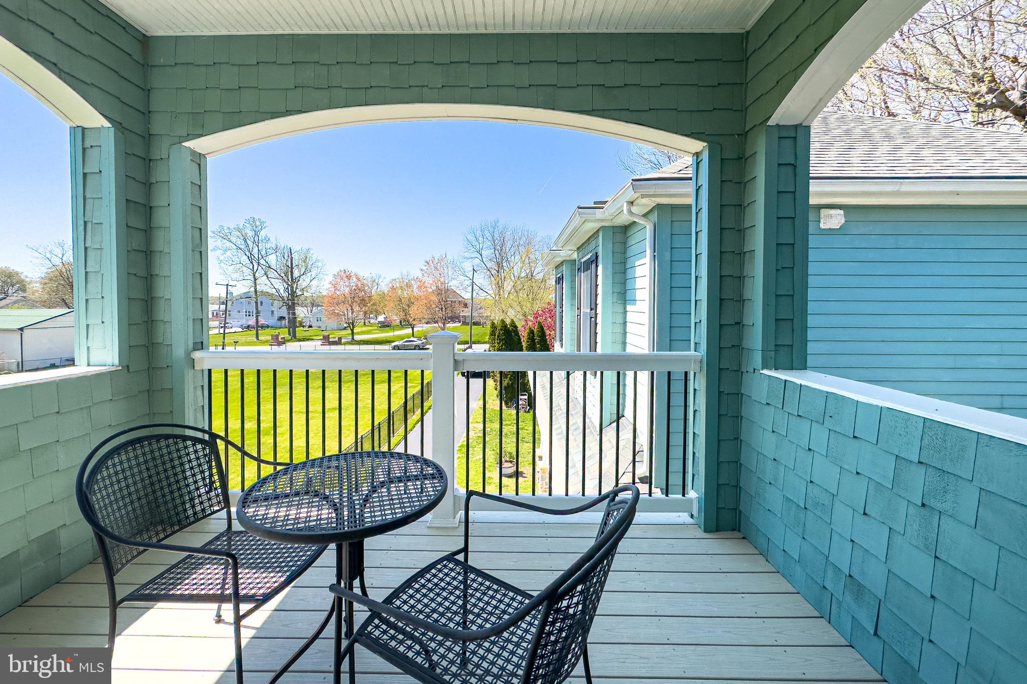 BOWLEYS QUARTERS - Residential