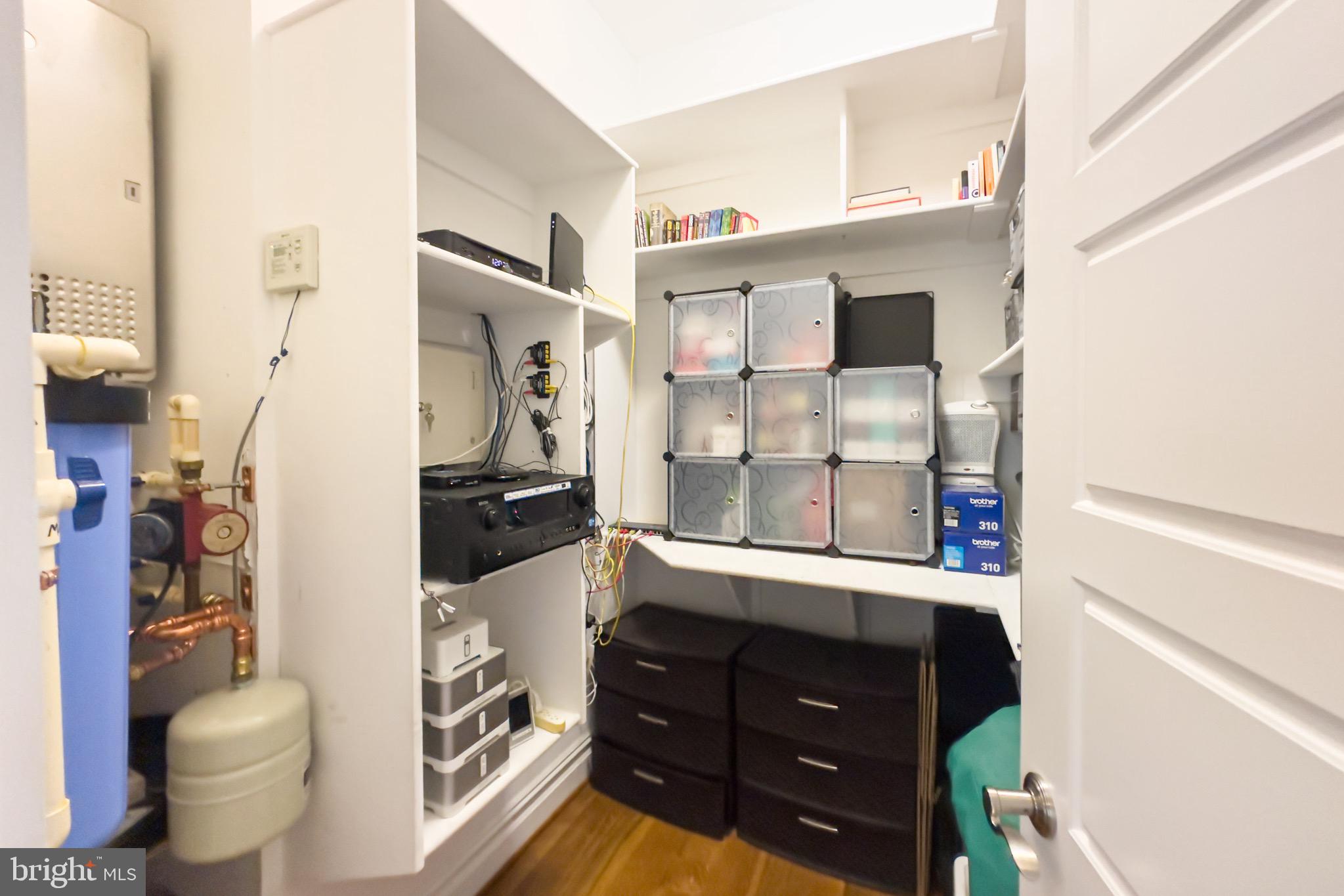 BOWLEYS QUARTERS - Residential