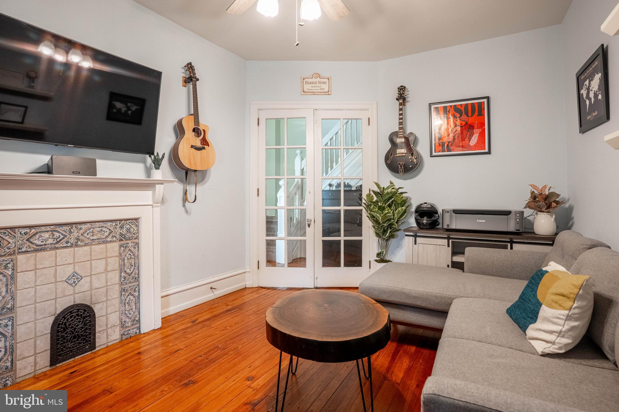 ROXBOROUGH - Residential