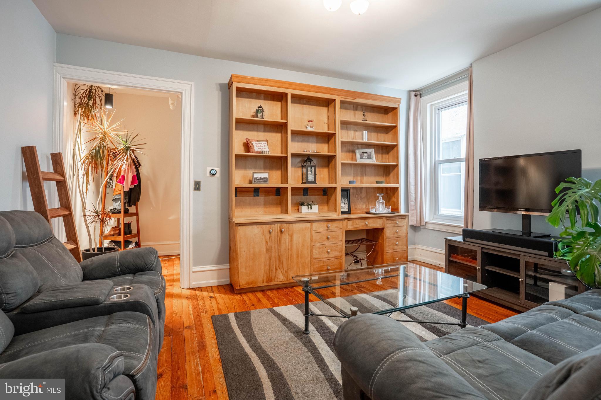 ROXBOROUGH - Residential