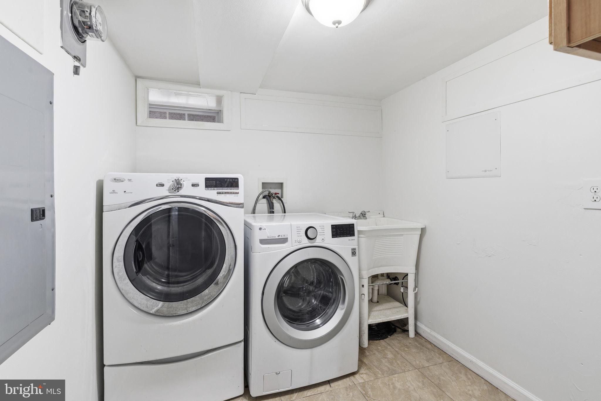 HIGHLANDTOWN - Residential