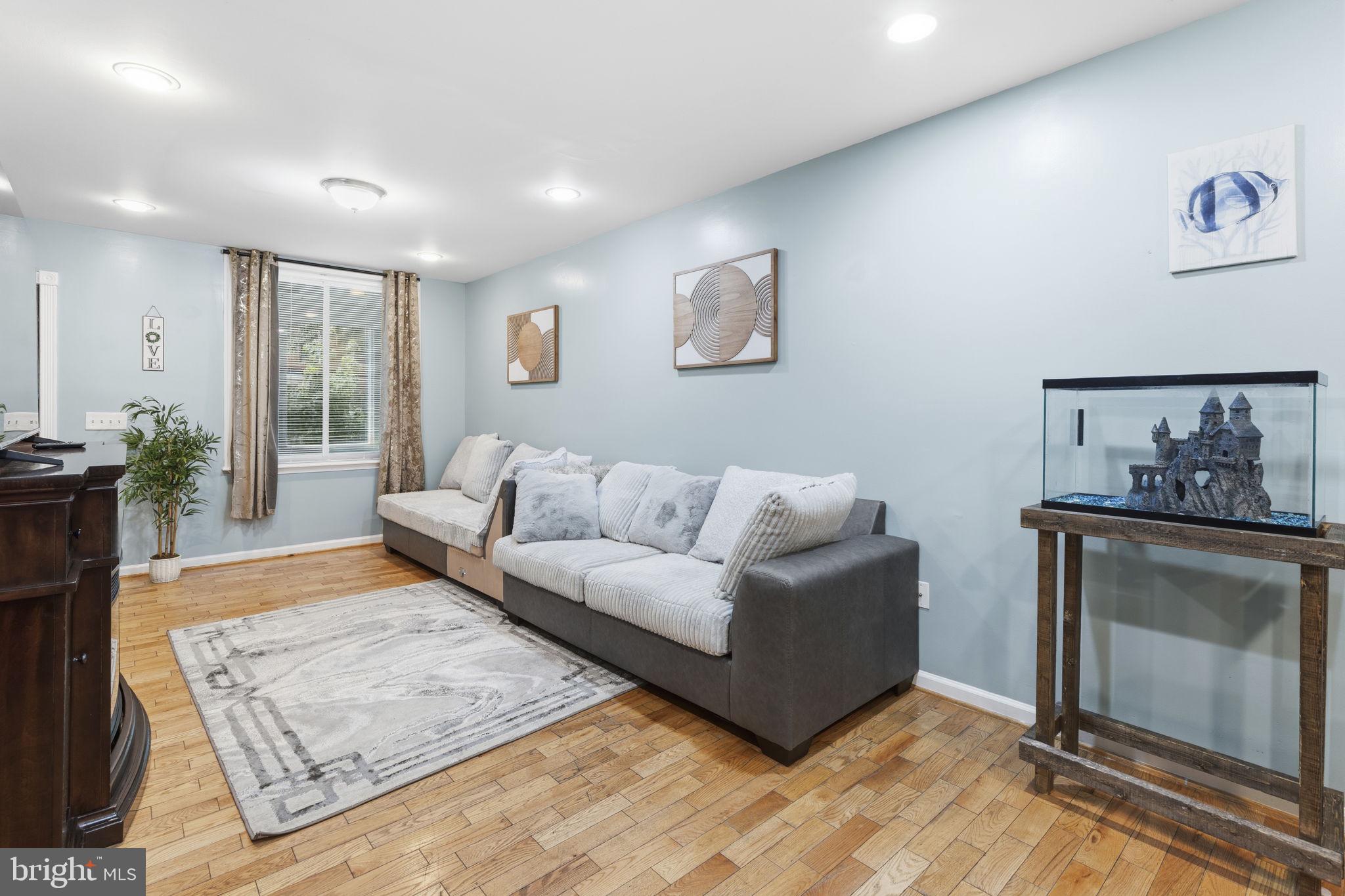 HIGHLANDTOWN - Residential