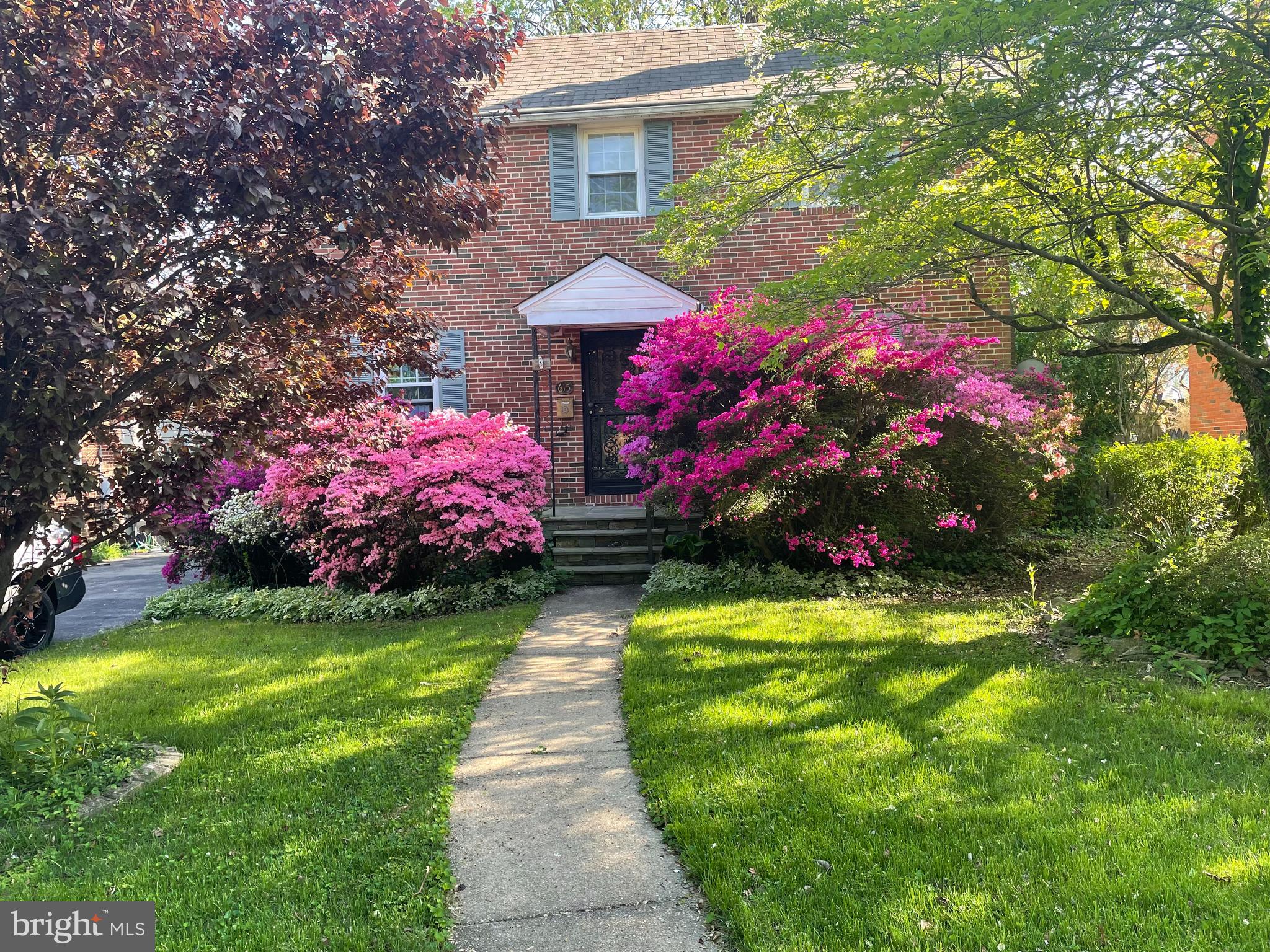 Wonderful cozy home with detached garage and office space.  Call lister for more info.
The heating has been turned off since the property is vacant and so is the water too.  All   of it works 100%.
If you have any questions please call the listing agent. $30,000.00 Price reduced!!!!! Motivated seller!