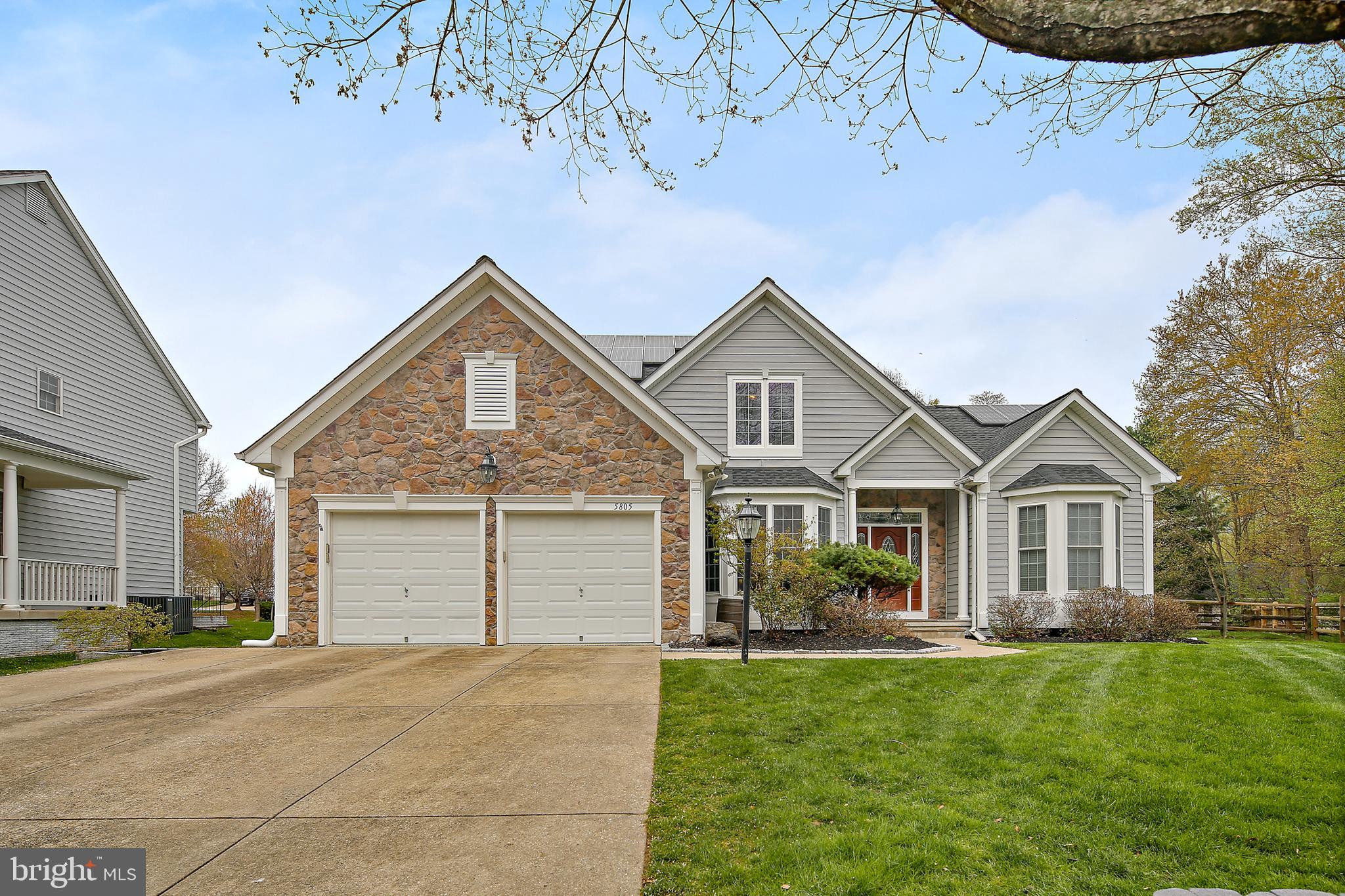 VILLAGE OF RIVER HILL - Residential