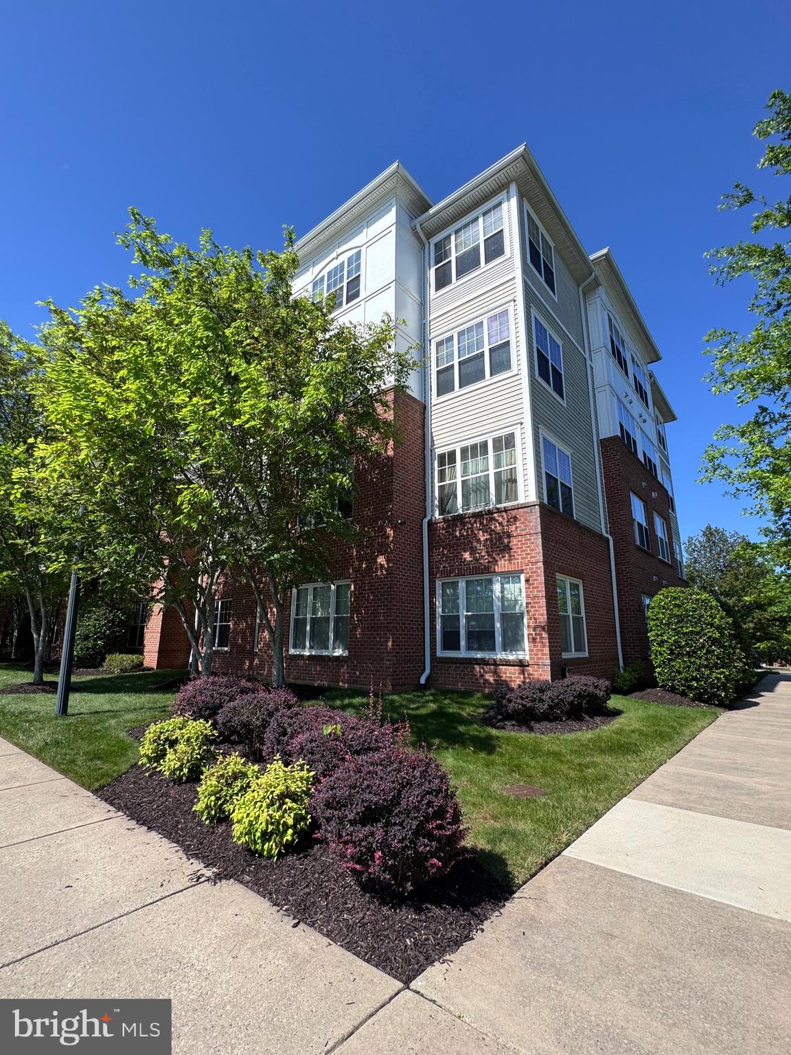 KINGS CROSSING - Residential