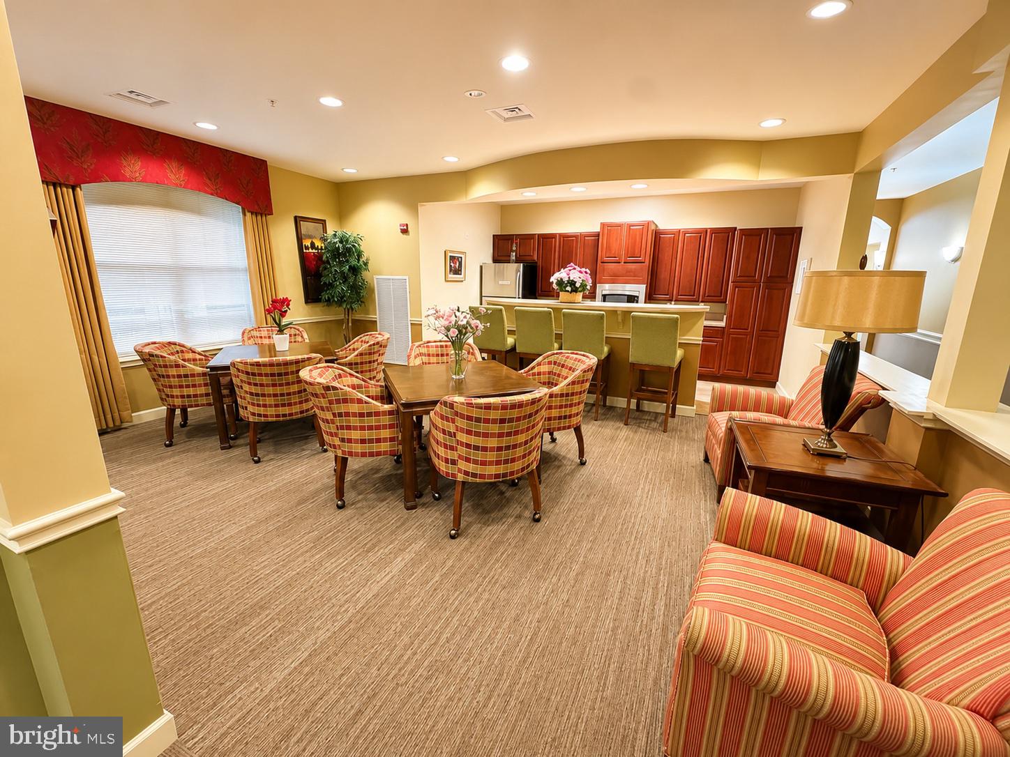 KINGS CROSSING - Residential
