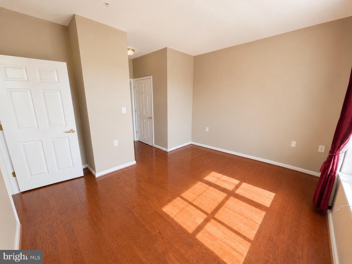 KINGS CROSSING - Residential