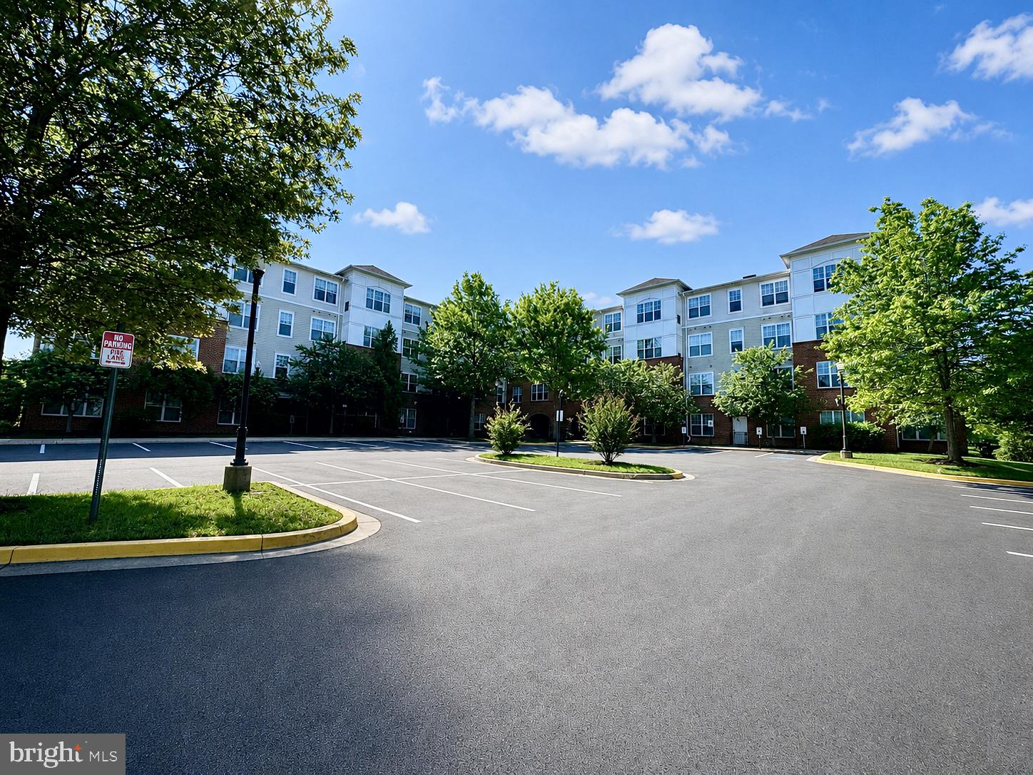 KINGS CROSSING - Residential