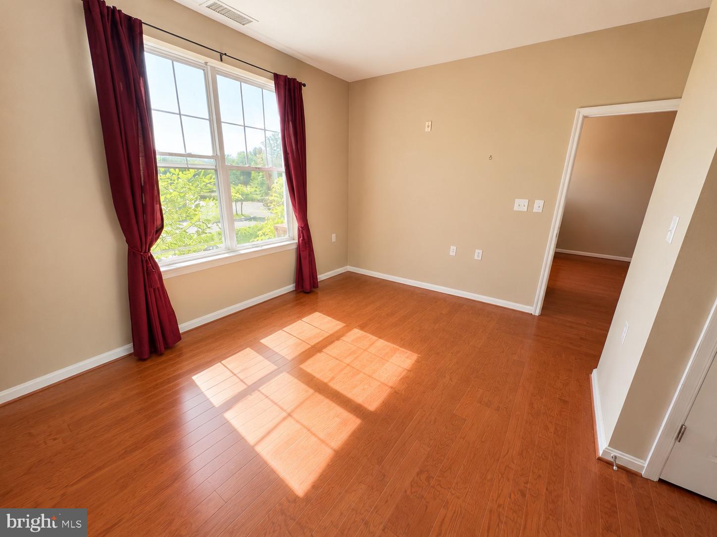 KINGS CROSSING - Residential