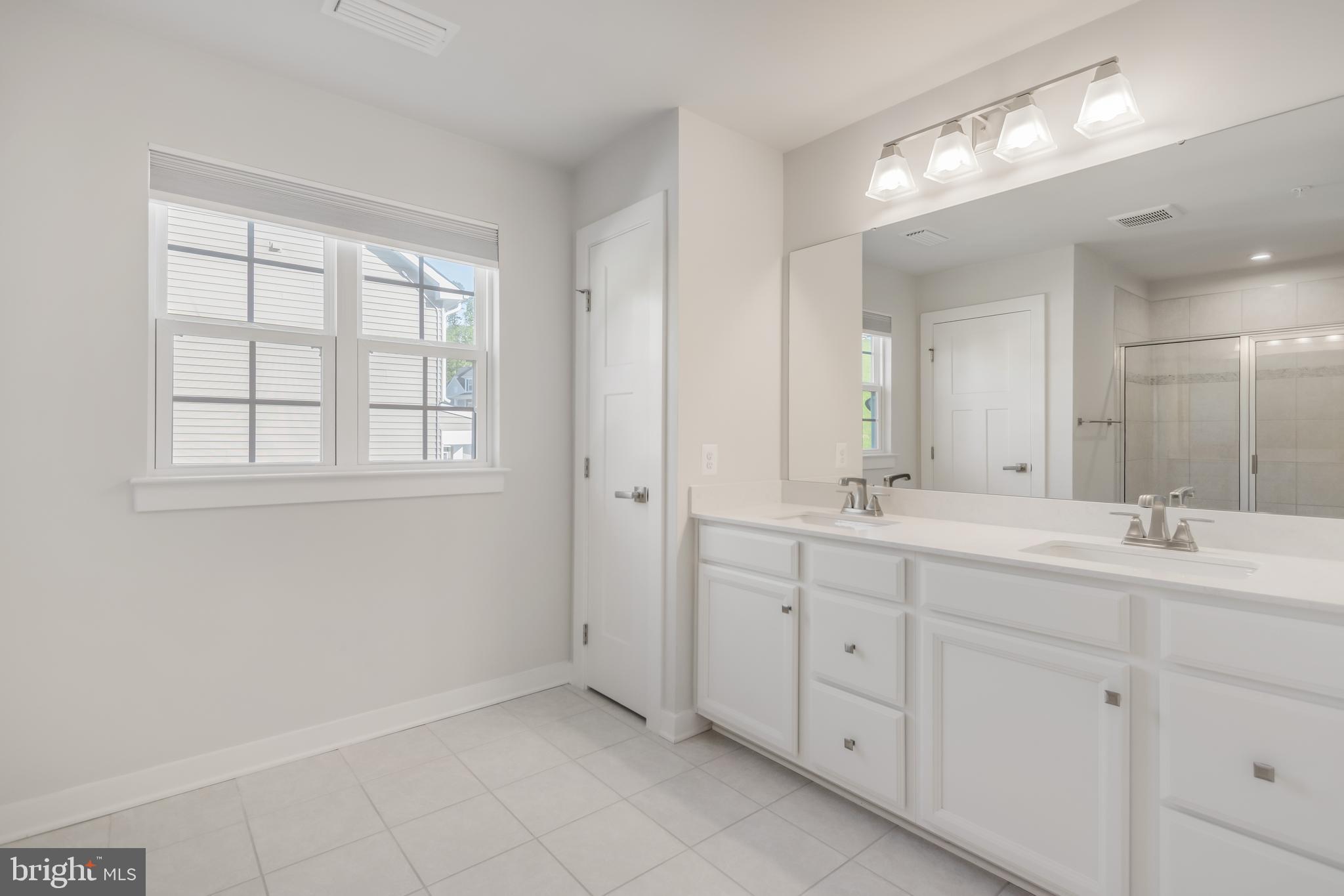 HERITAGE WOODS - Residential