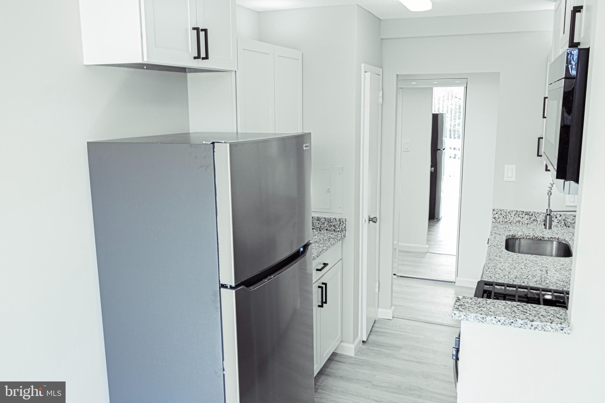 MARINA TOWERS - Residential Lease