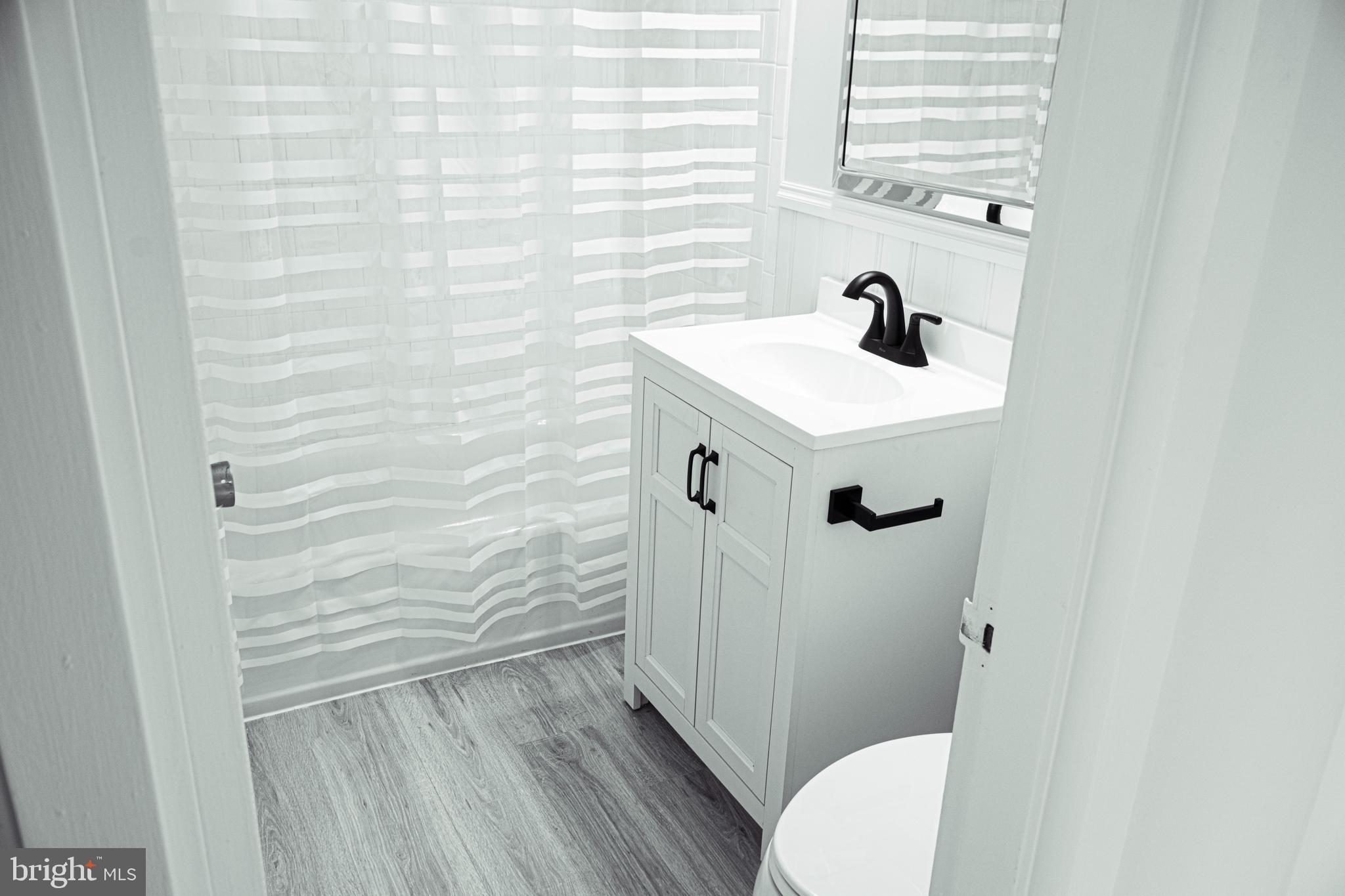 MARINA TOWERS - Residential Lease