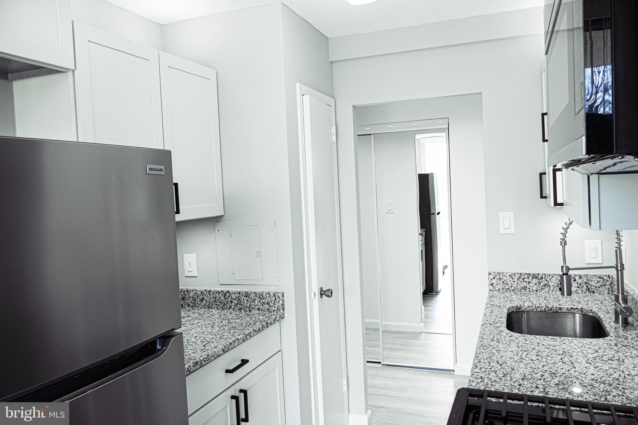MARINA TOWERS - Residential Lease
