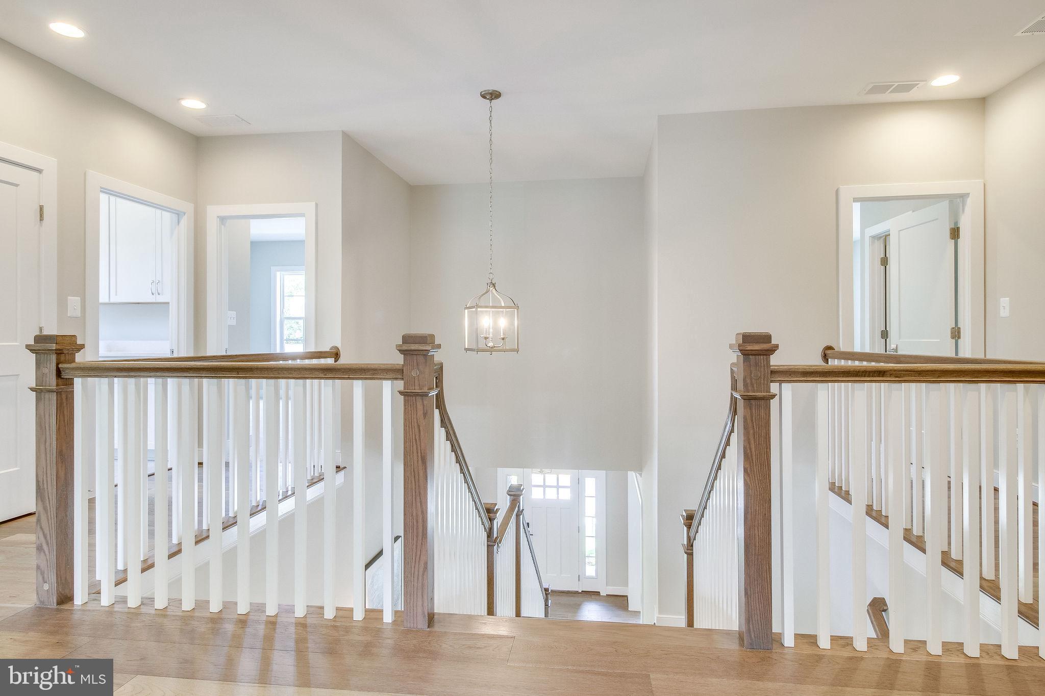 ARLINGTON RIDGE - Residential