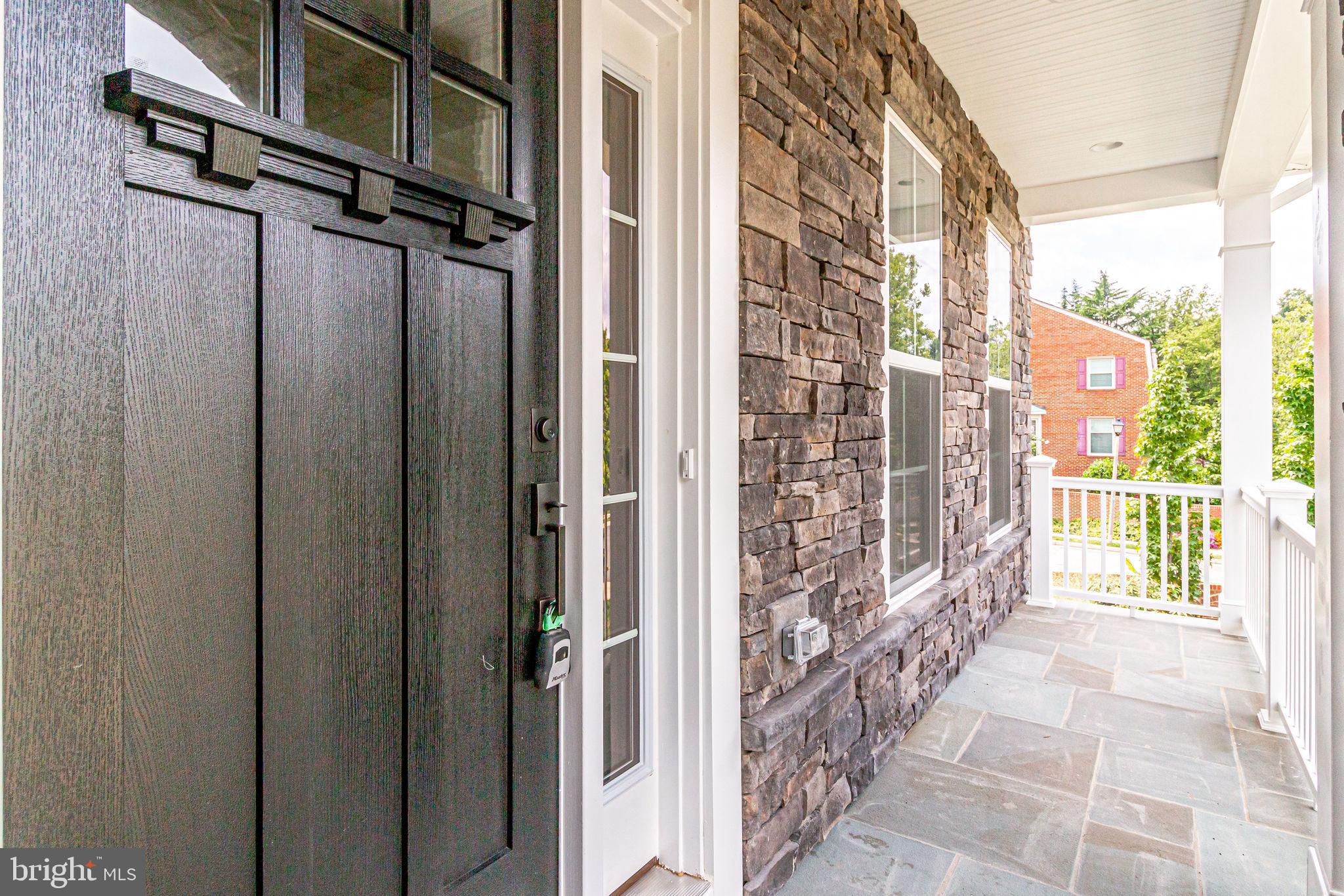 ARLINGTON RIDGE - Residential