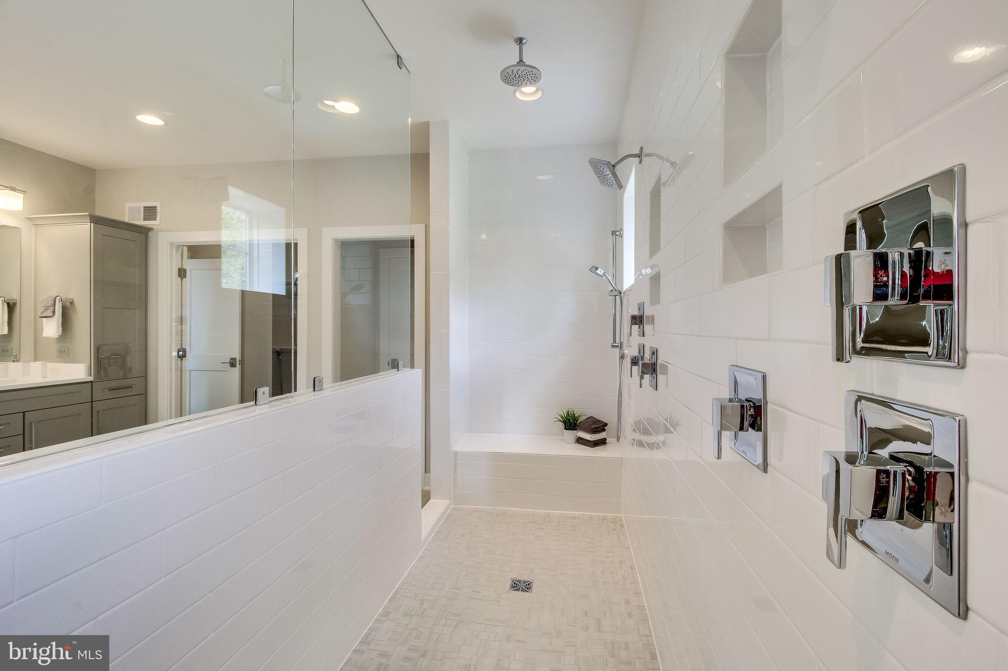 ARLINGTON RIDGE - Residential