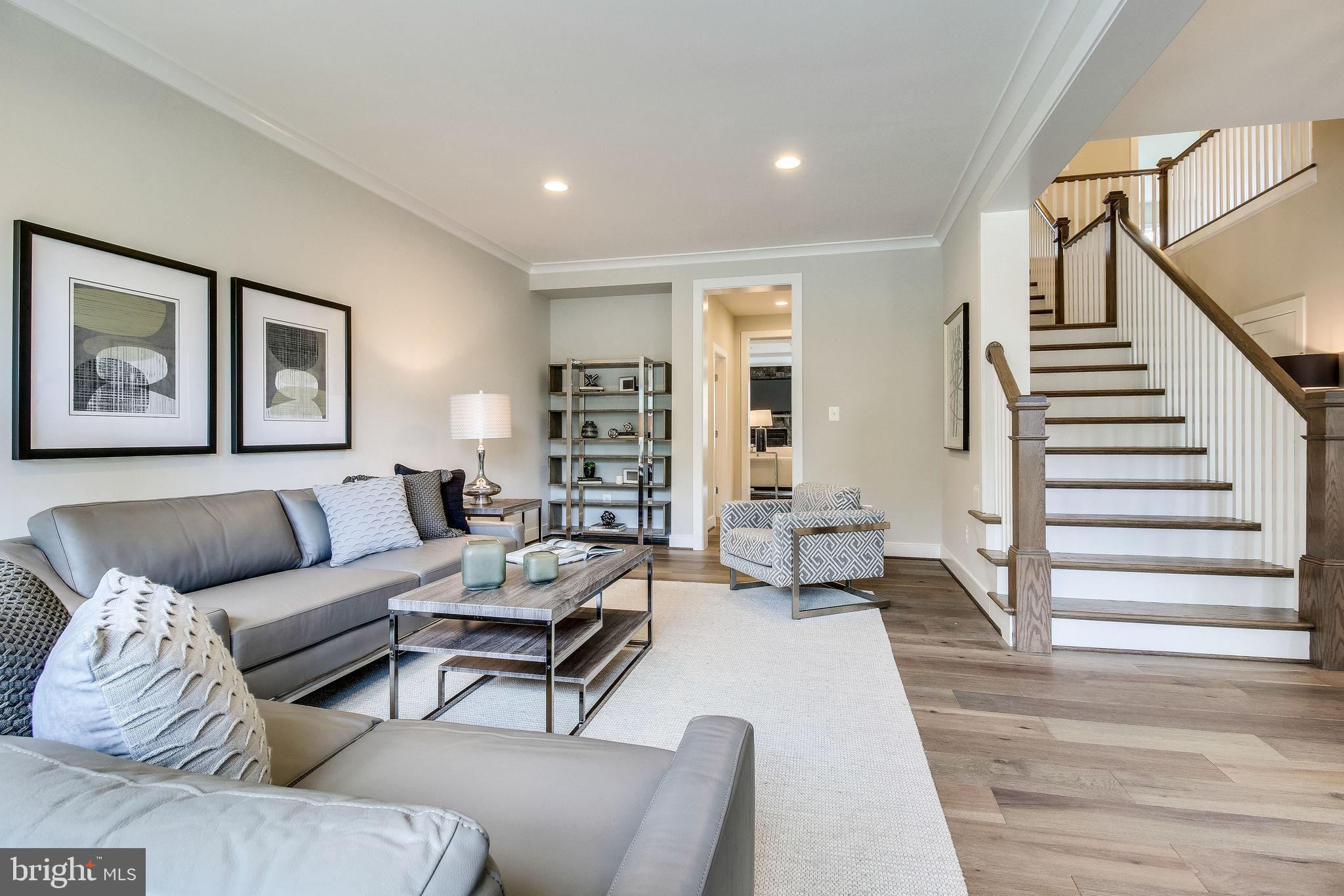 ARLINGTON RIDGE - Residential
