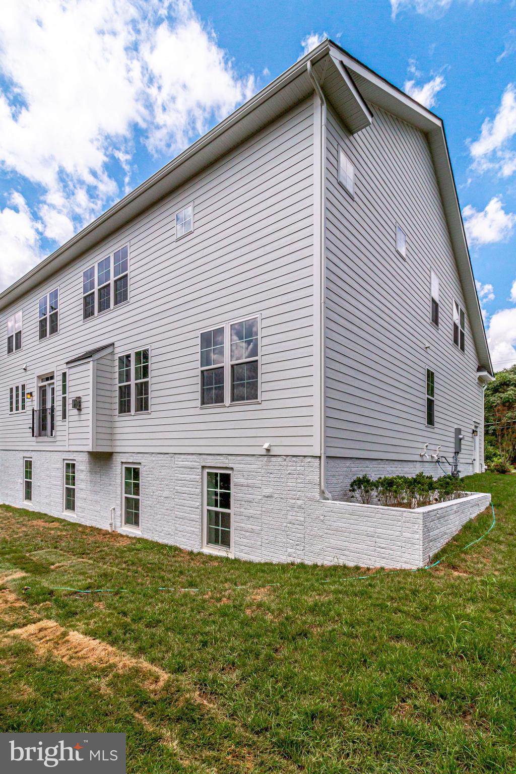 ARLINGTON RIDGE - Residential