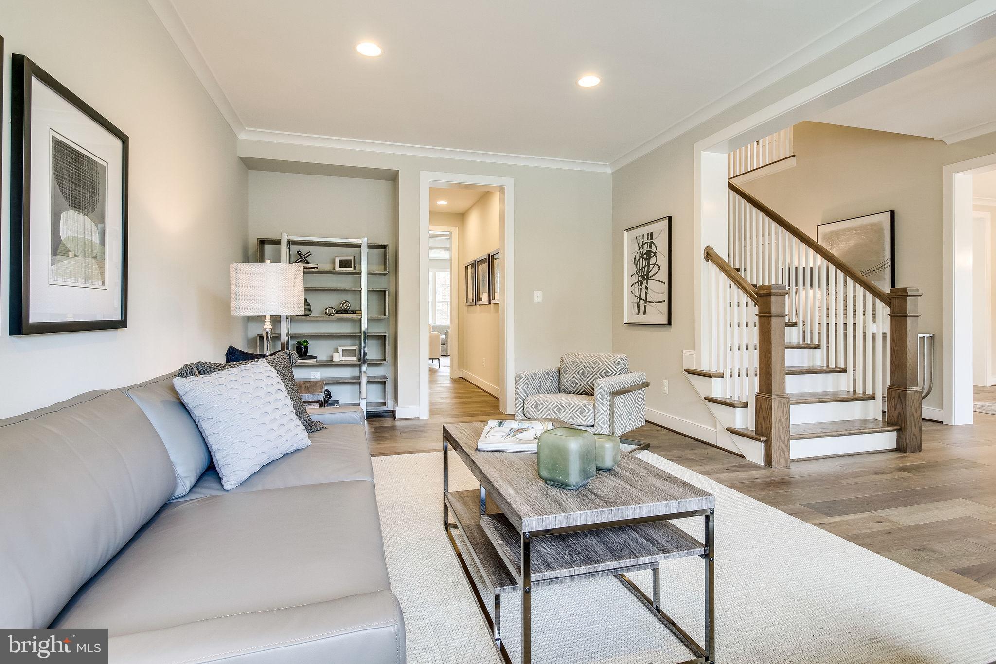 ARLINGTON RIDGE - Residential