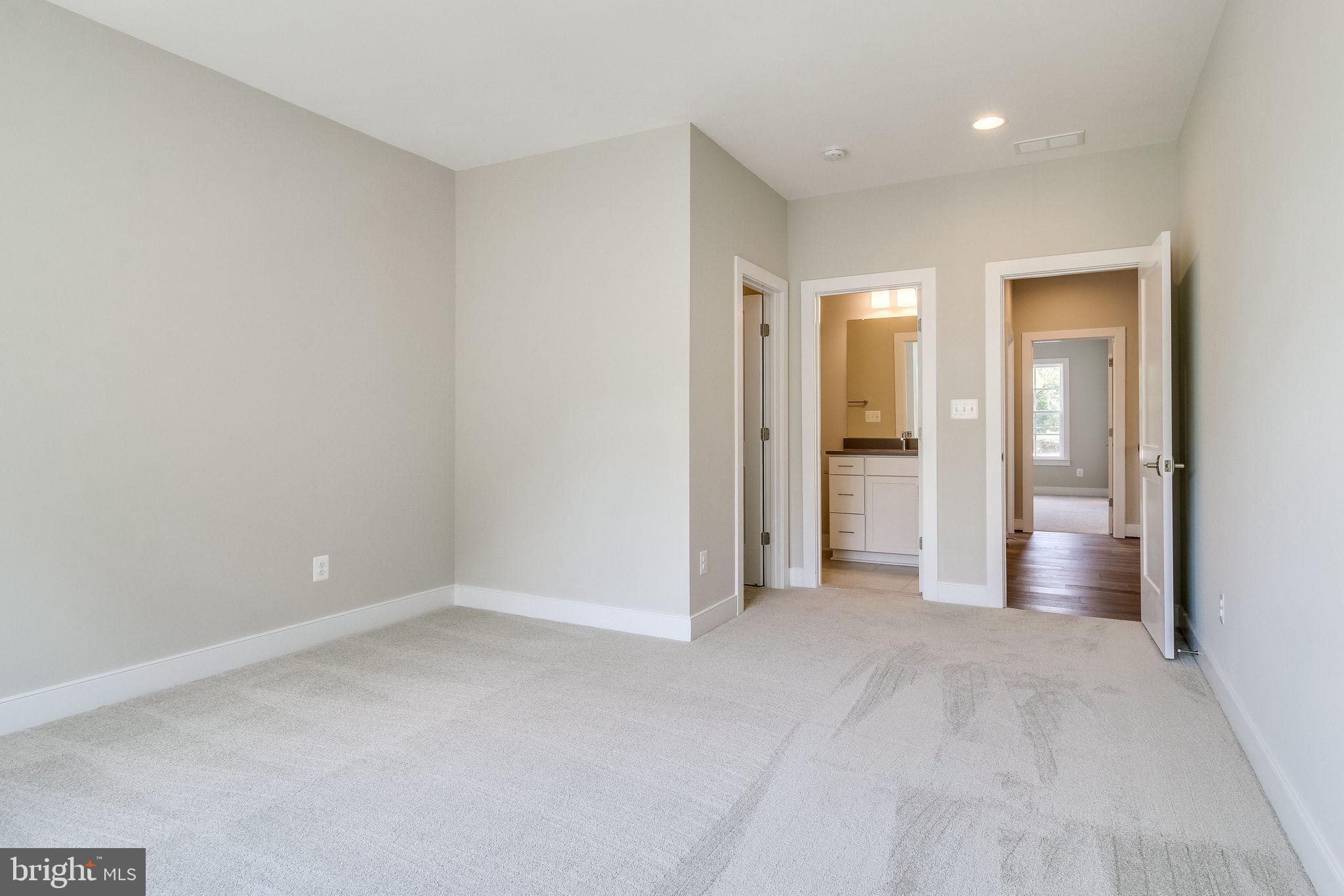 ARLINGTON RIDGE - Residential