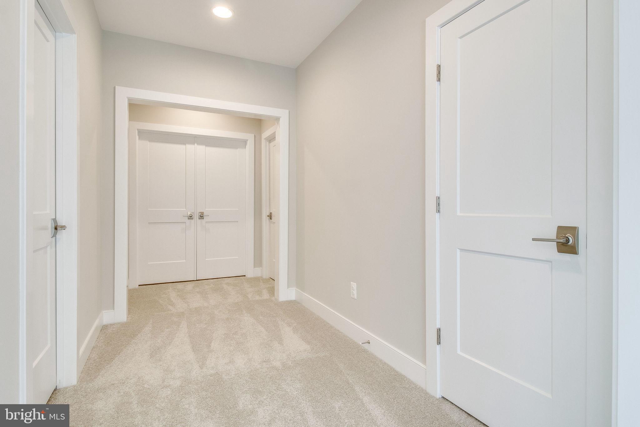 ARLINGTON RIDGE - Residential