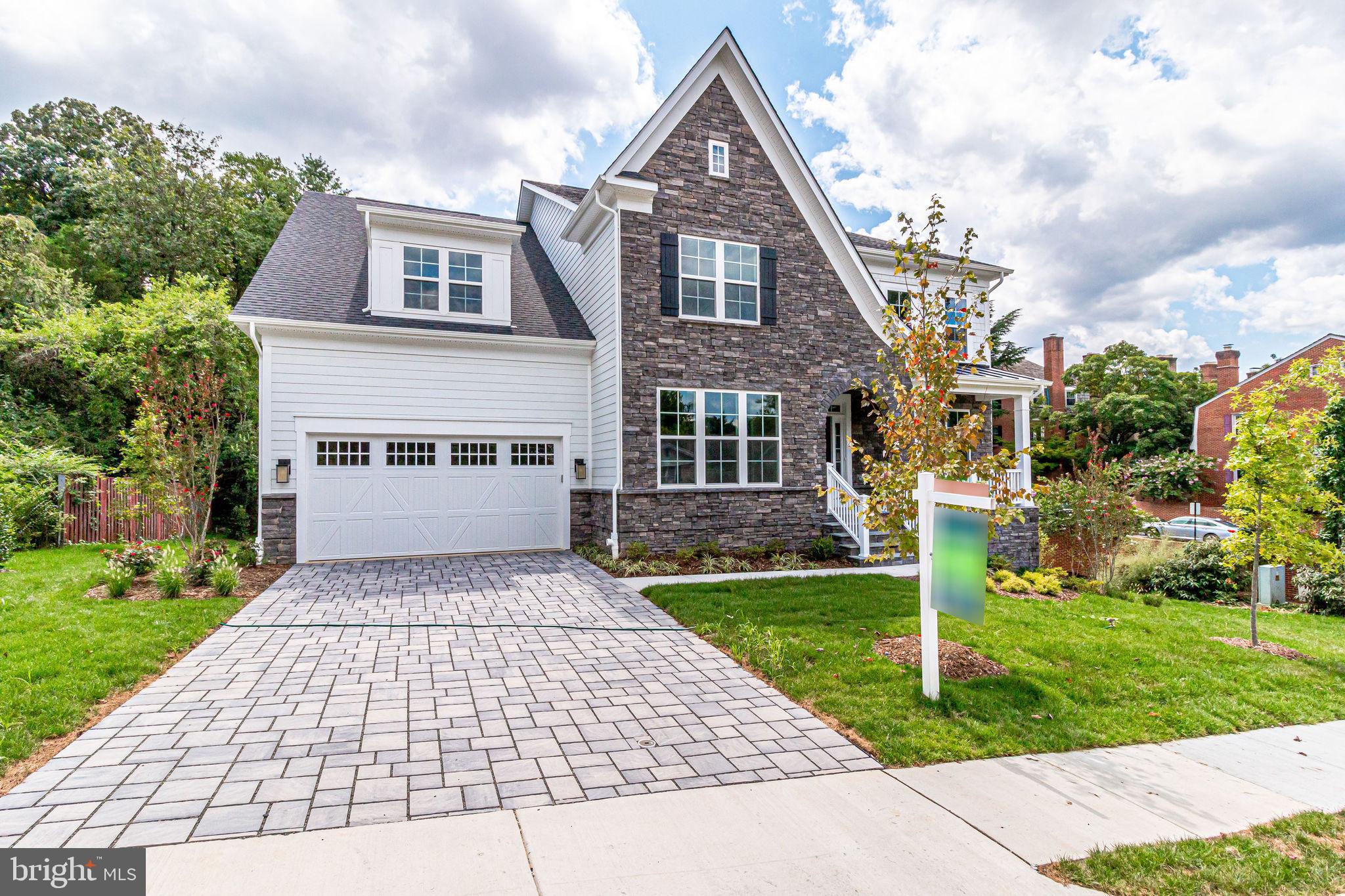 ARLINGTON RIDGE - Residential