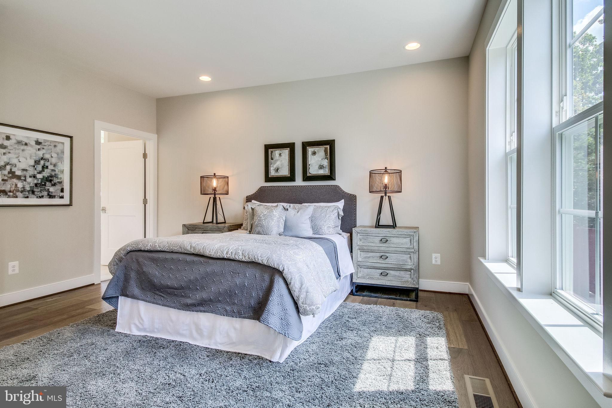 ARLINGTON RIDGE - Residential