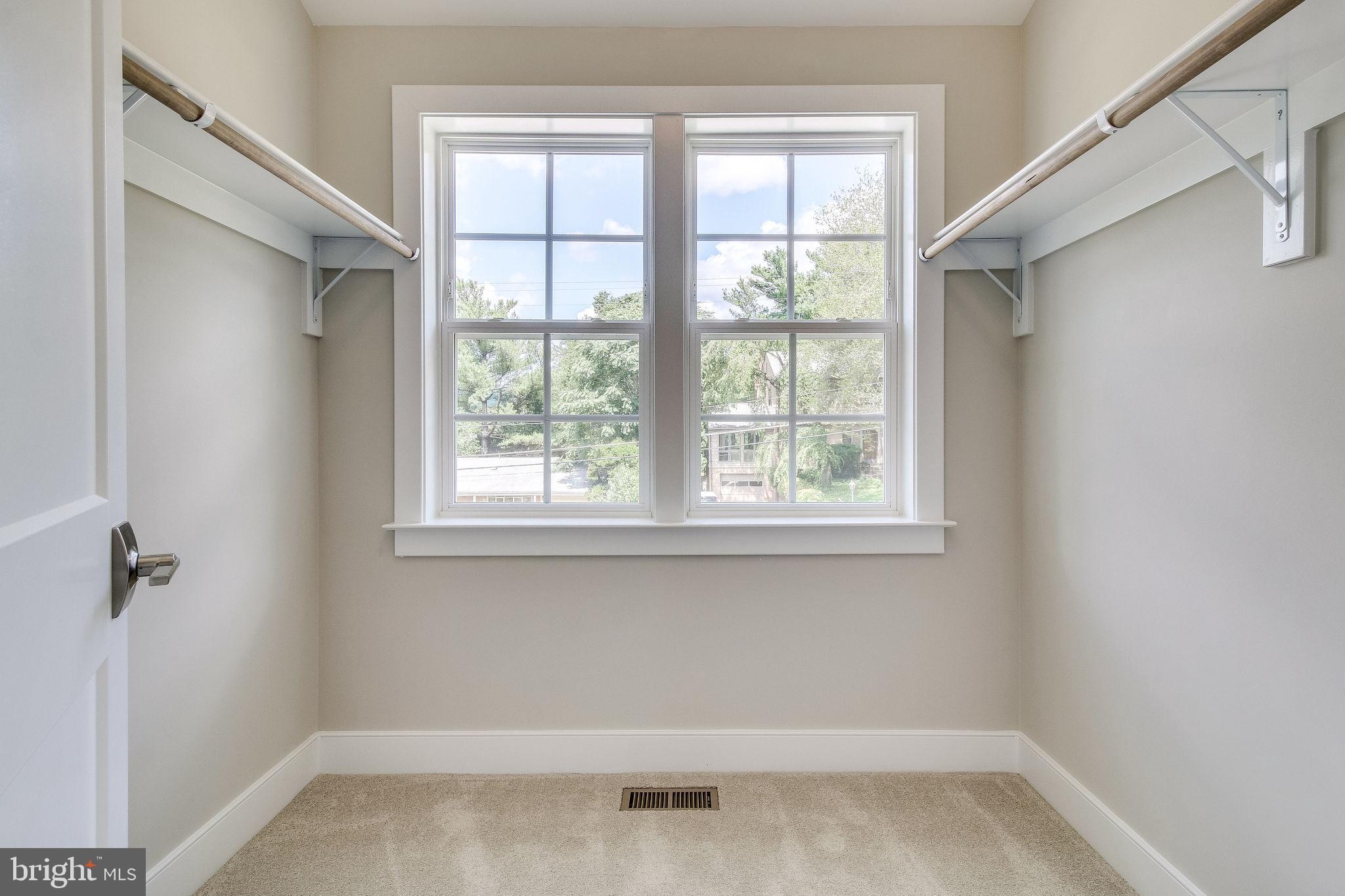 ARLINGTON RIDGE - Residential