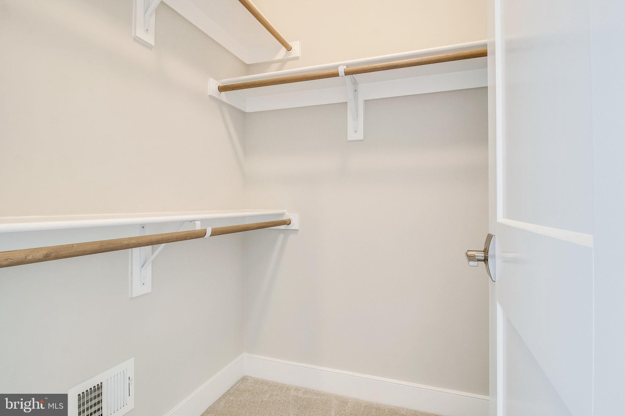ARLINGTON RIDGE - Residential