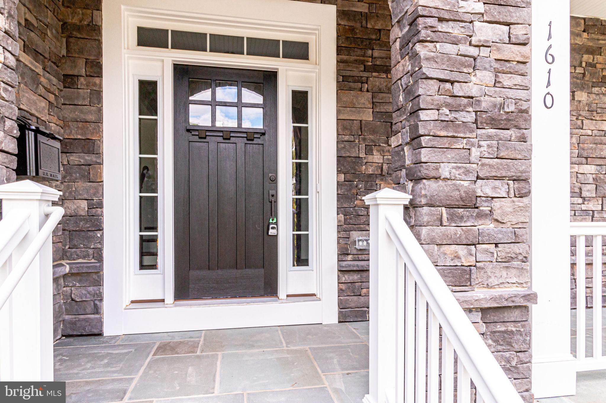 ARLINGTON RIDGE - Residential