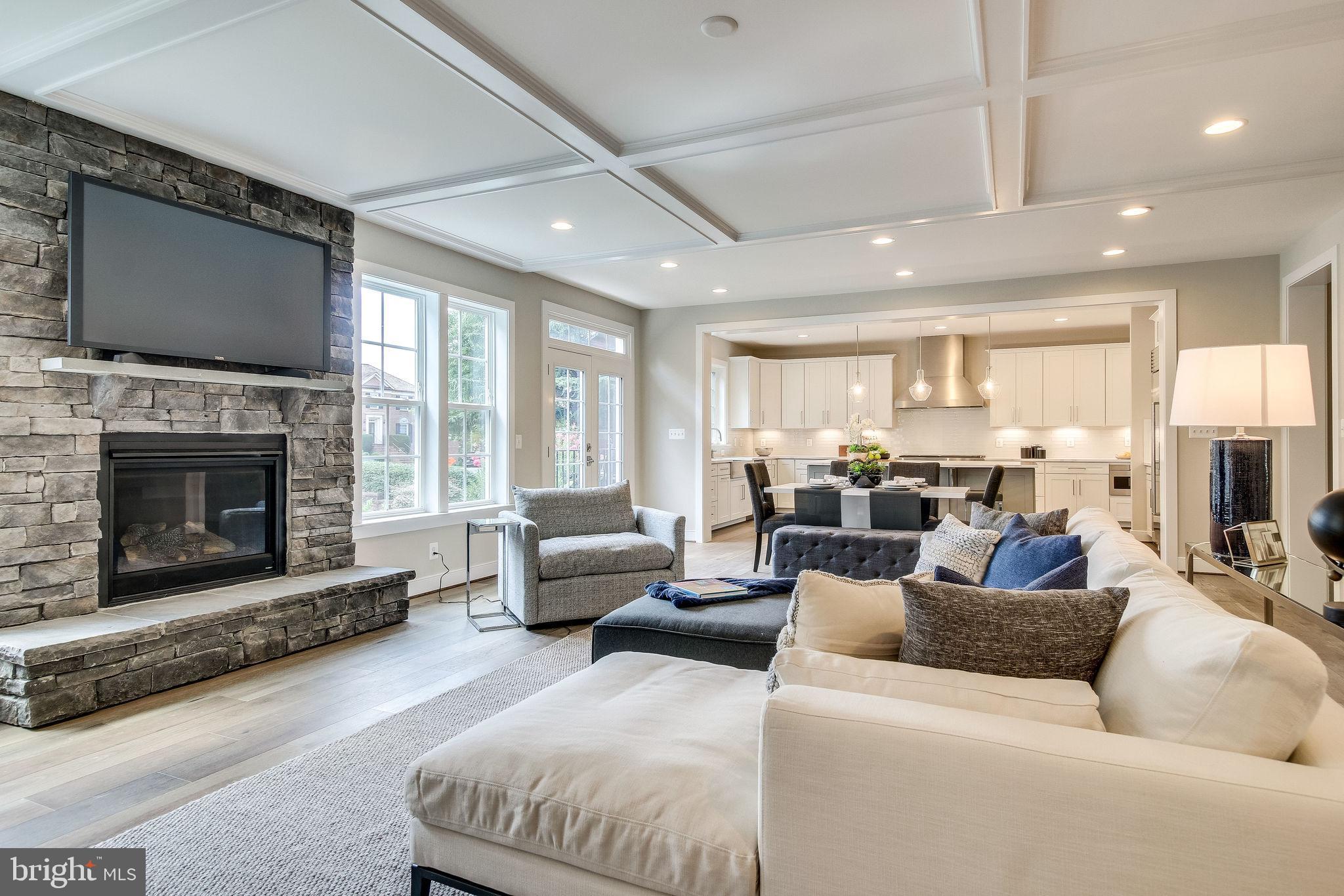 ARLINGTON RIDGE - Residential