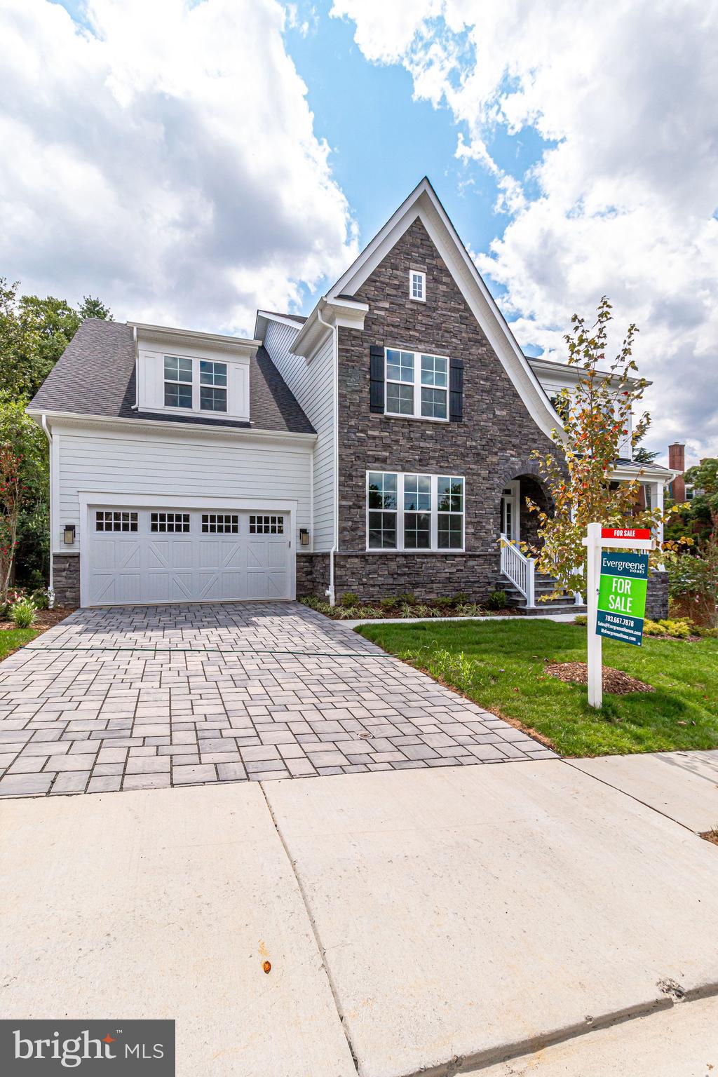 ARLINGTON RIDGE - Residential