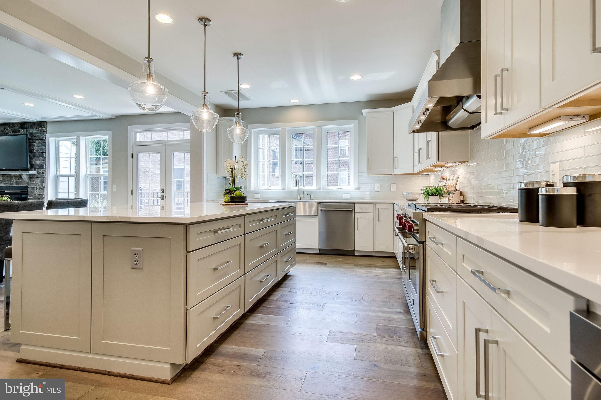 ARLINGTON RIDGE - Residential