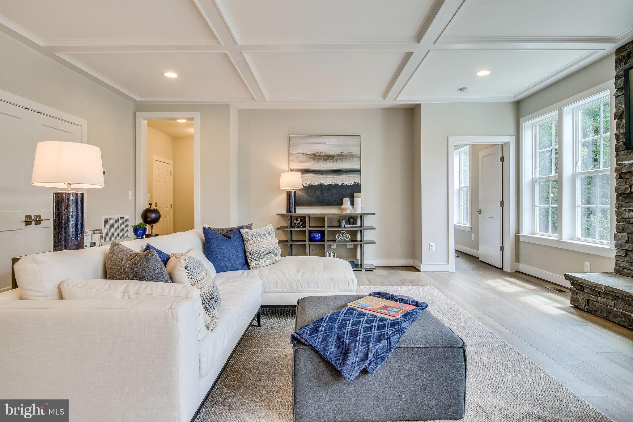 ARLINGTON RIDGE - Residential