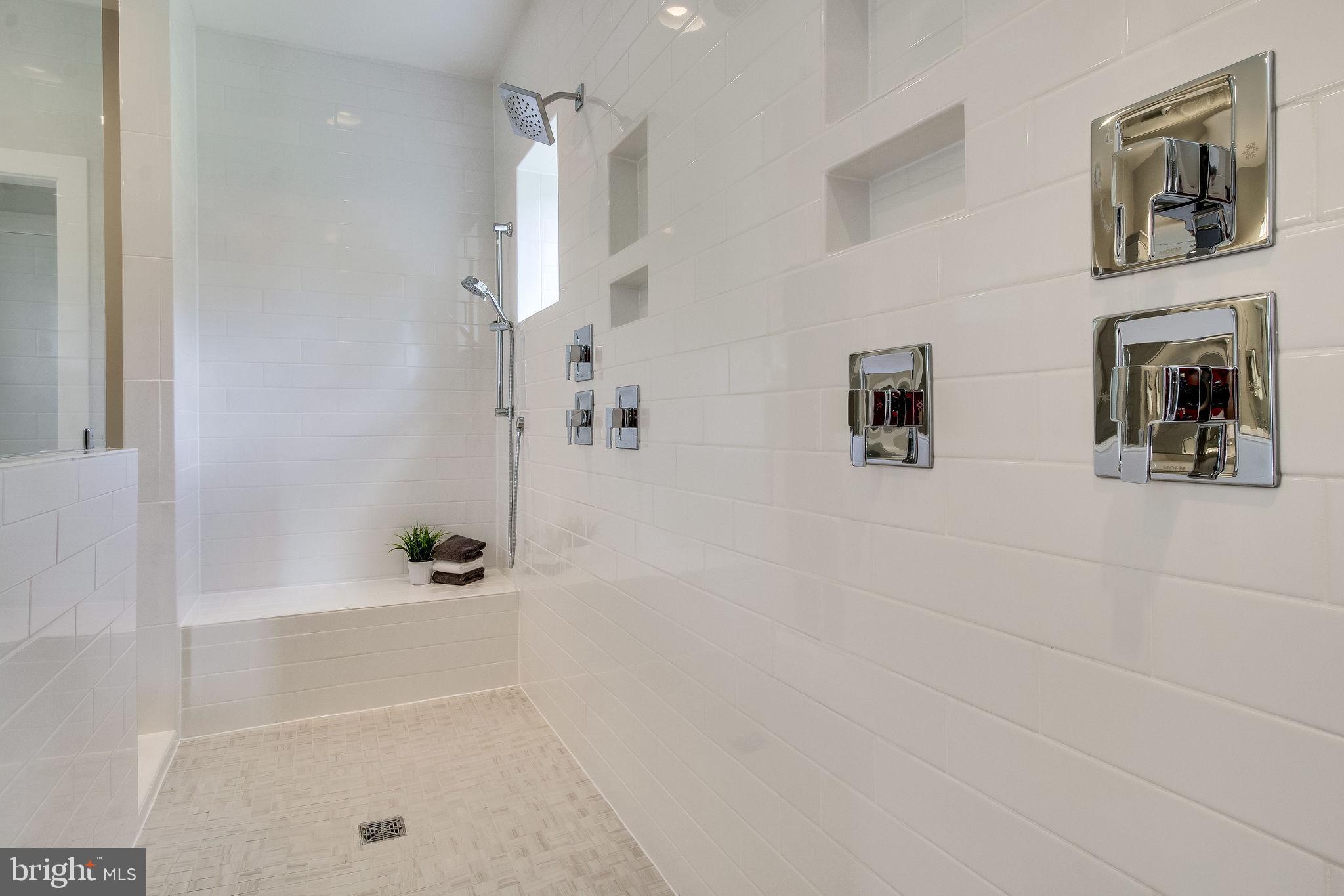 ARLINGTON RIDGE - Residential