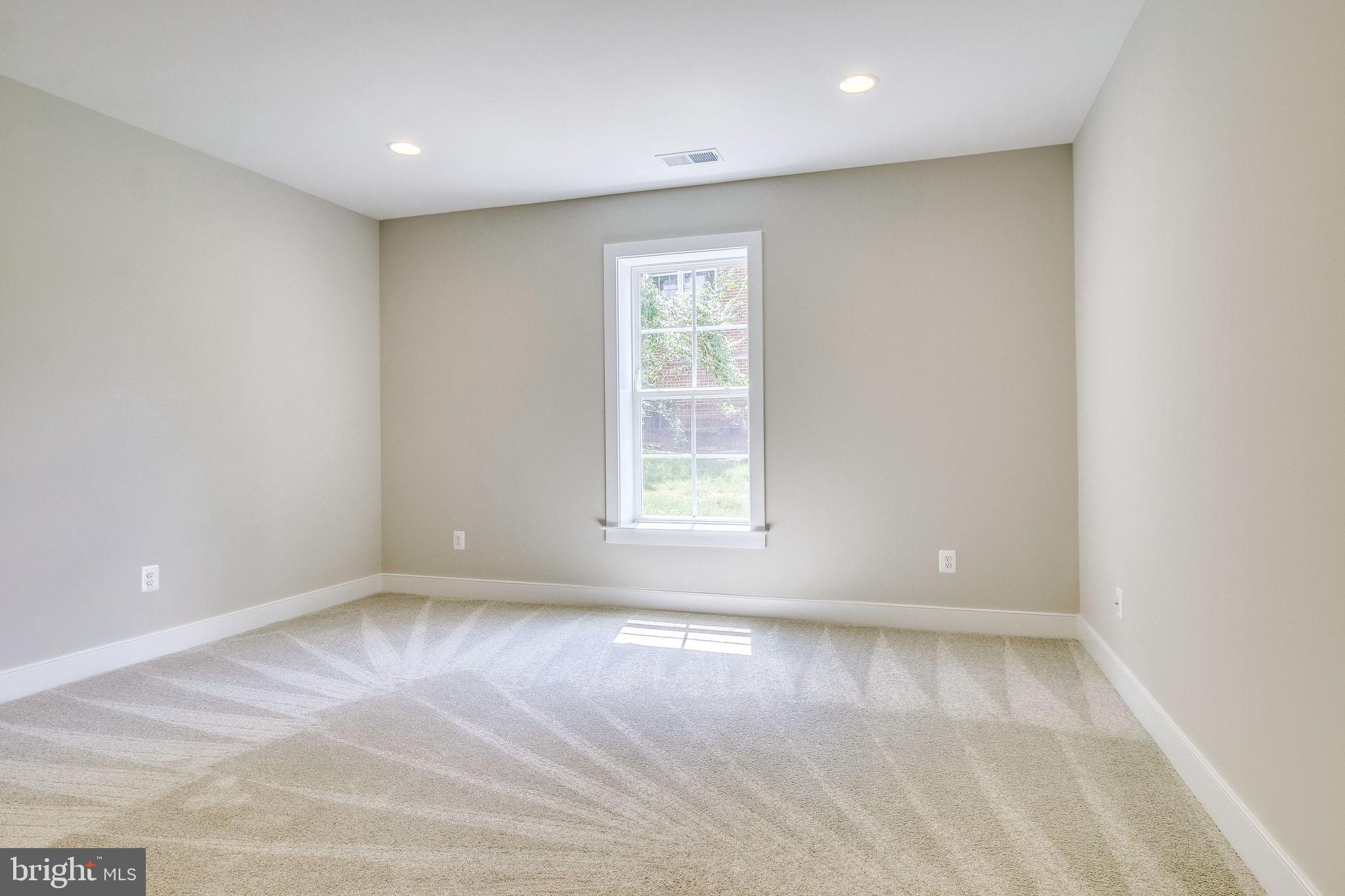 ARLINGTON RIDGE - Residential