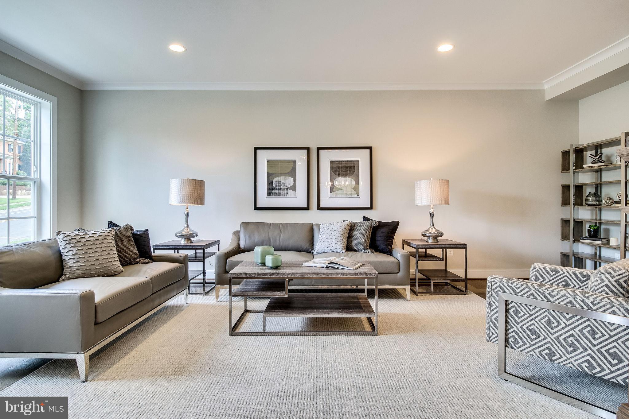 ARLINGTON RIDGE - Residential