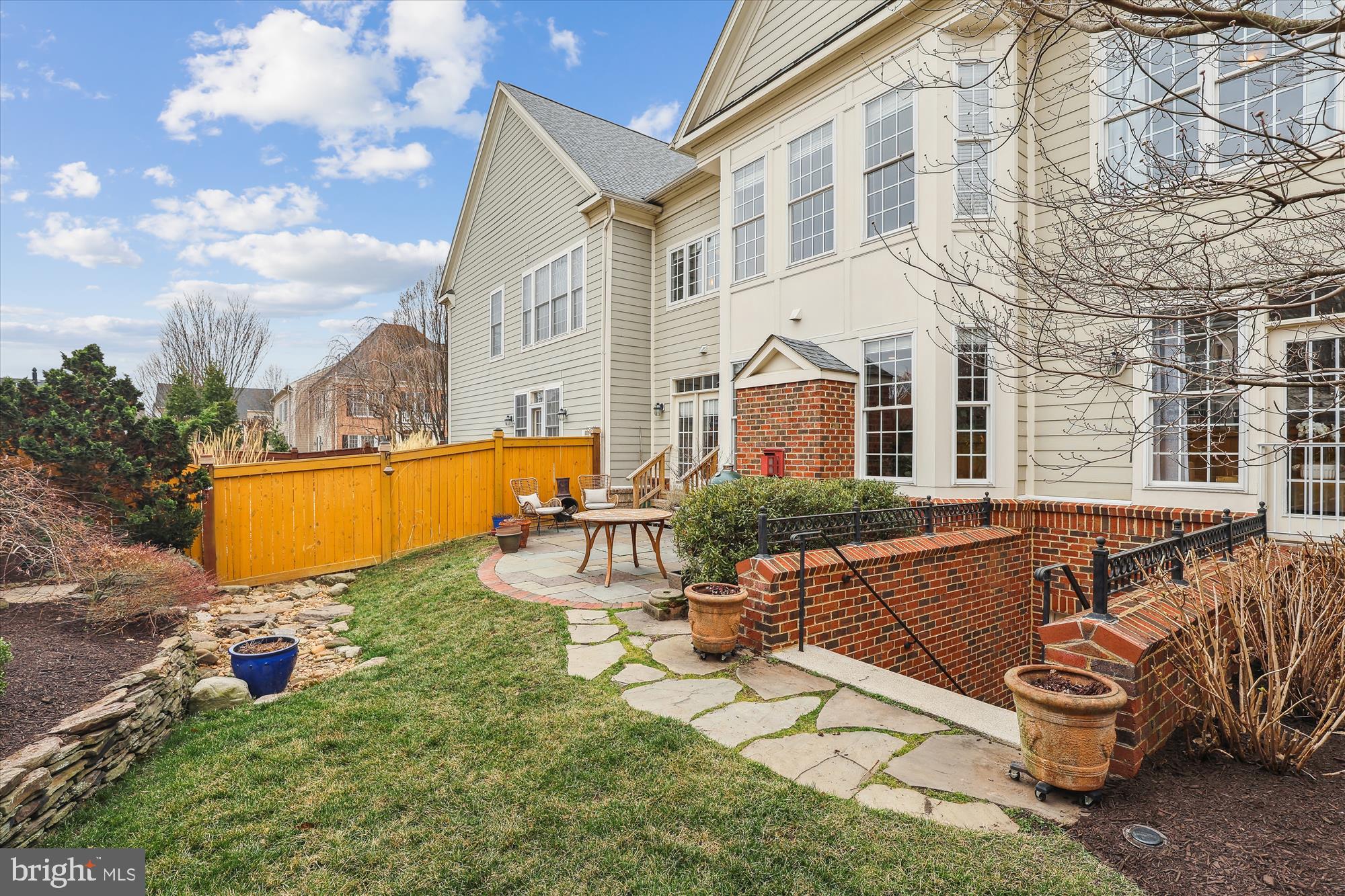 LANSDOWNE ON THE POTOMAC - Residential